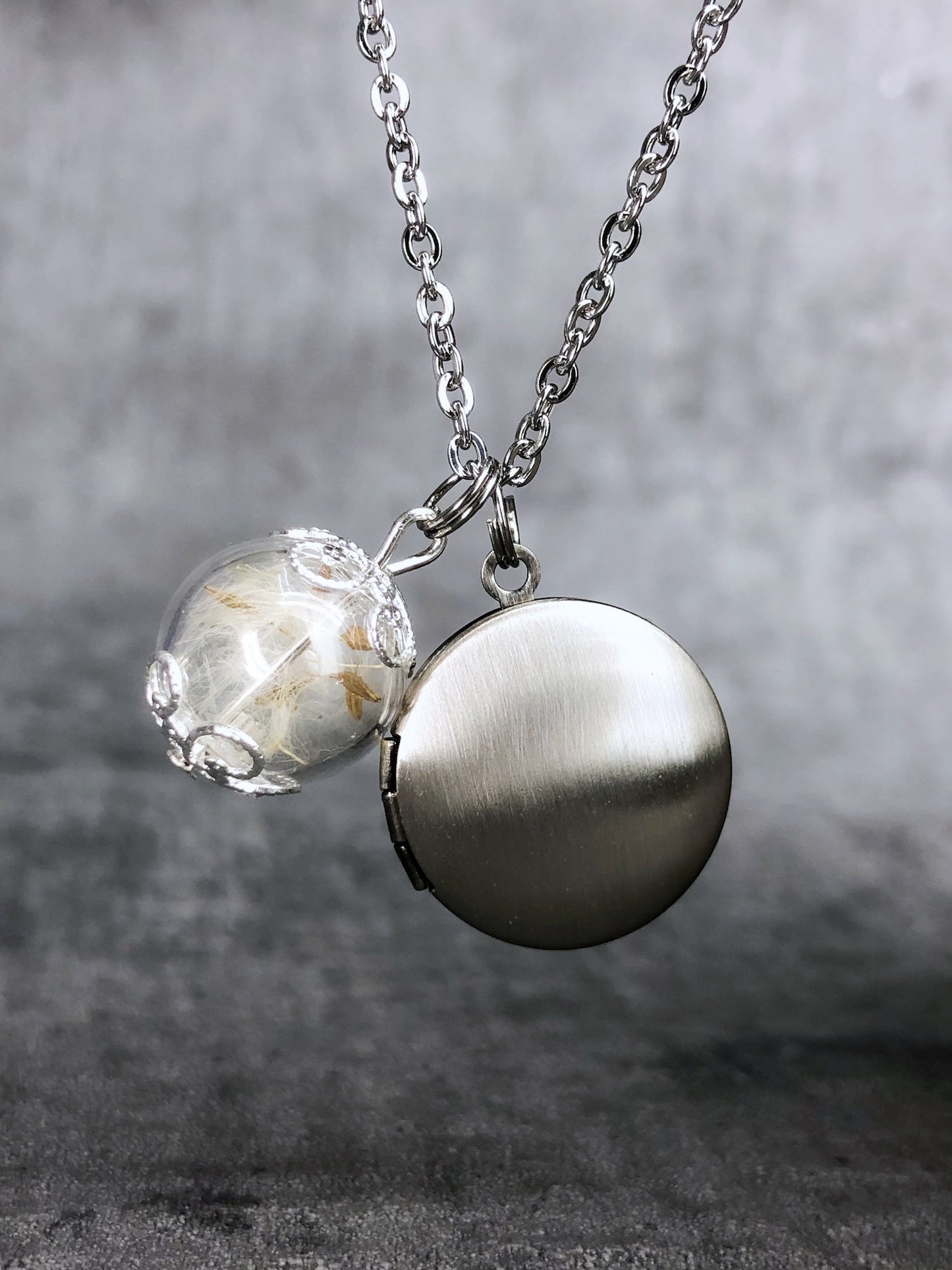 Puste flower medallion chain incl. Photoservice in old silver