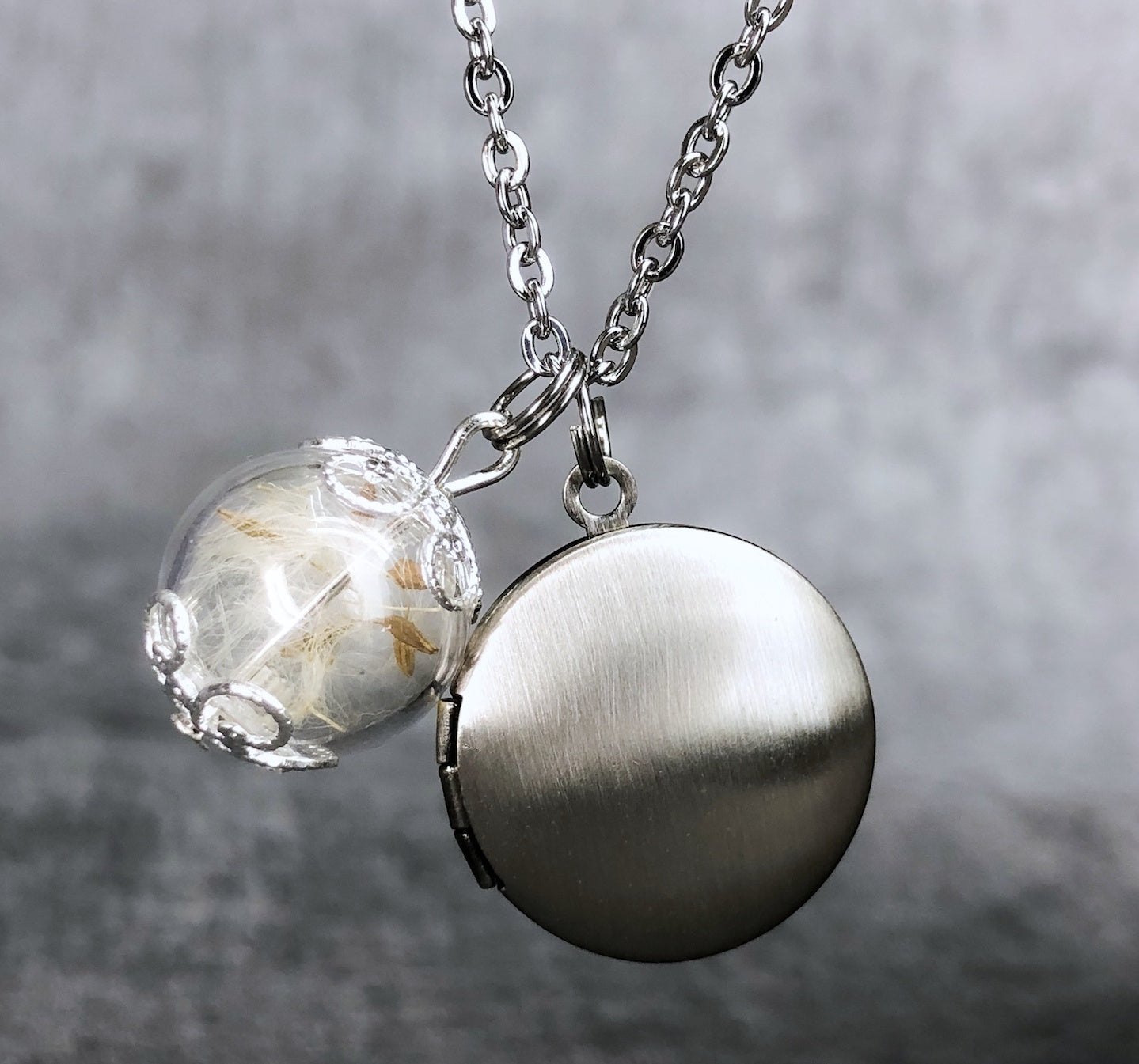 Puste flower medallion chain incl. Photoservice in old silver