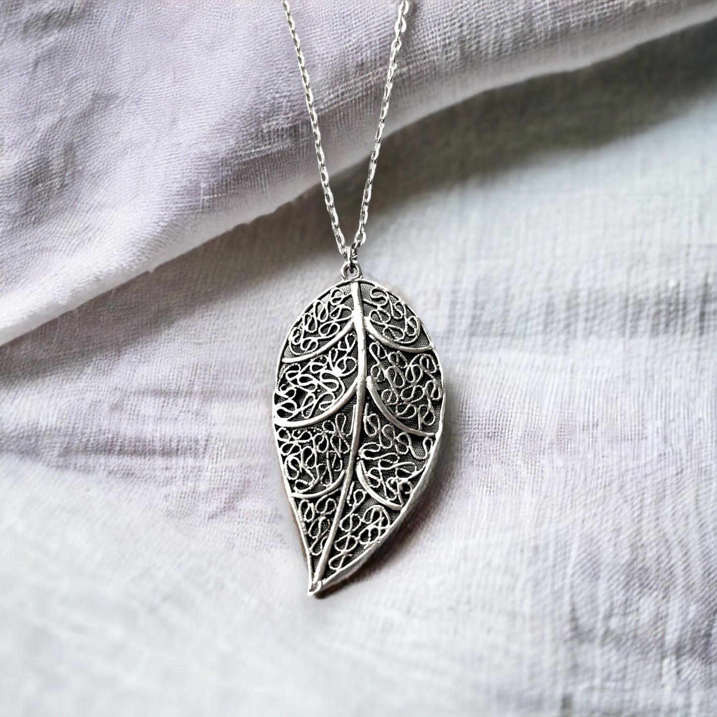 Antique Leaf — Silver Chain