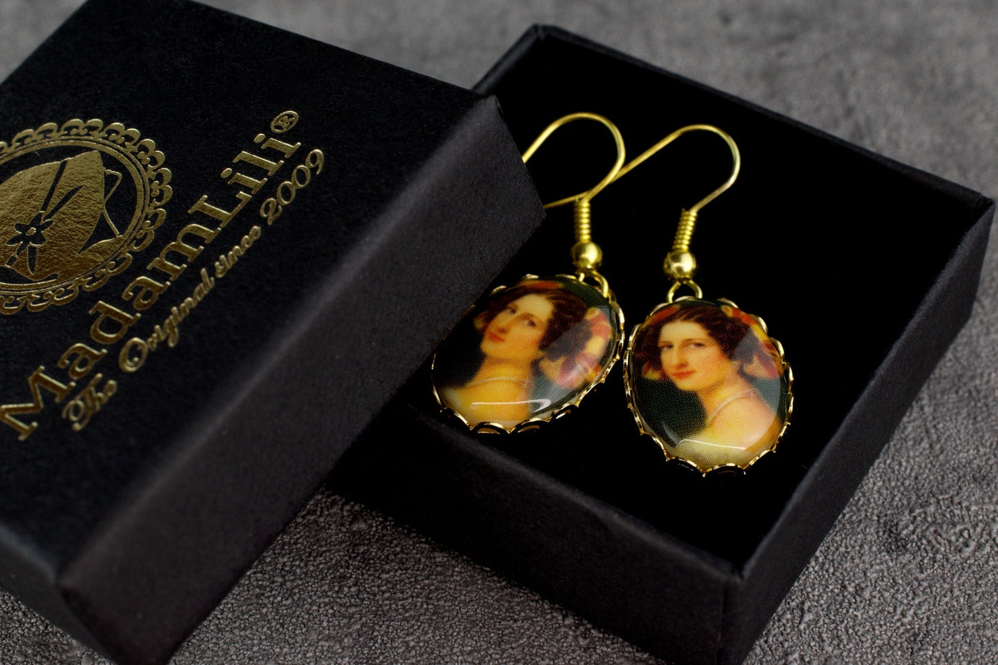 Baroque lady earrings in vintage style — 101