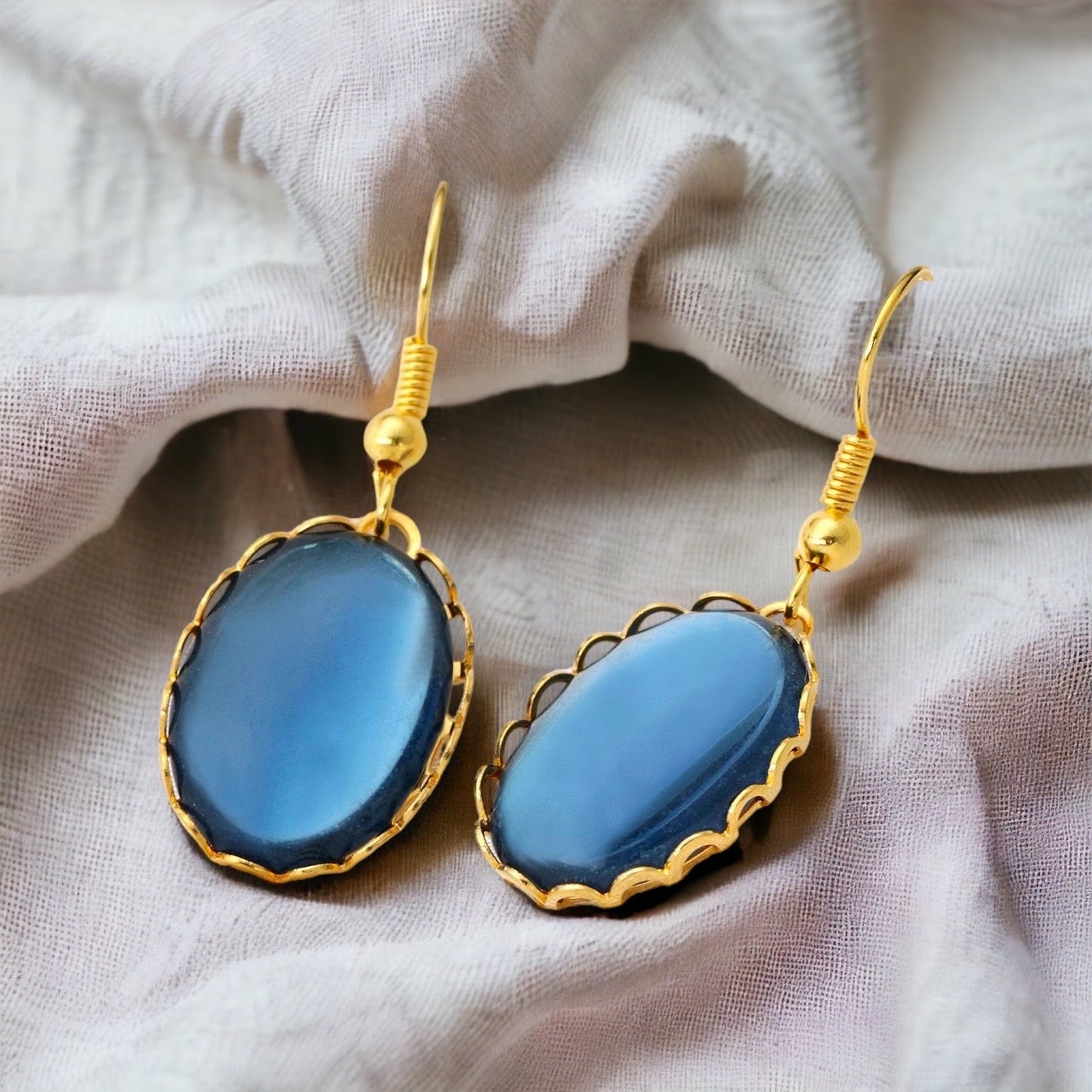 Blue shimmering earrings - gold-plated jewelry in vintage style