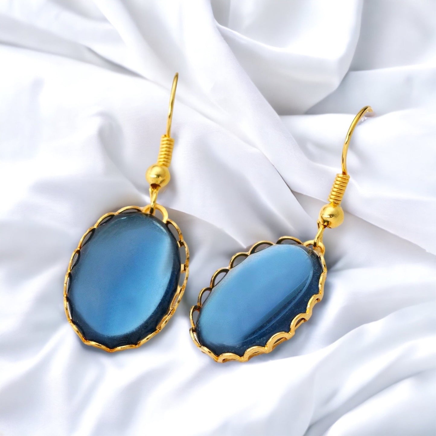 Blue shimmering earrings - gold-plated jewelry in vintage style