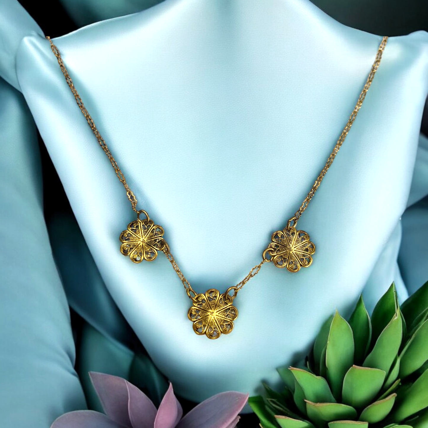Vintage Brass Necklace with Flower Pendants – 70s Design