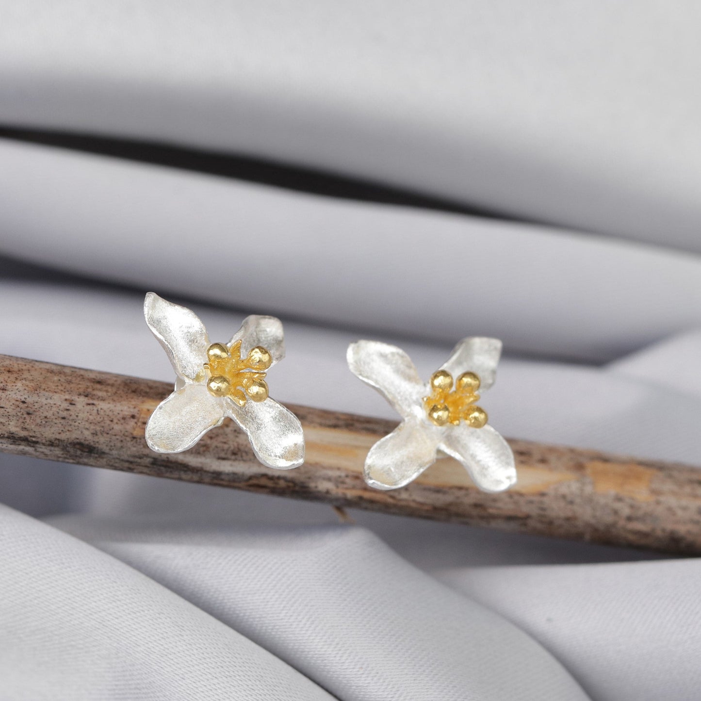 925 silver stud earrings Lilies