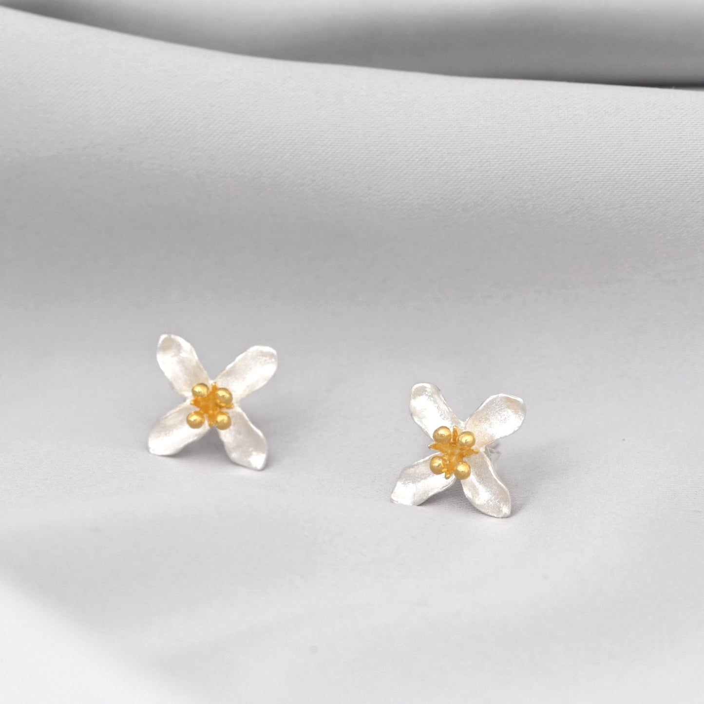925 silver stud earrings Lilies