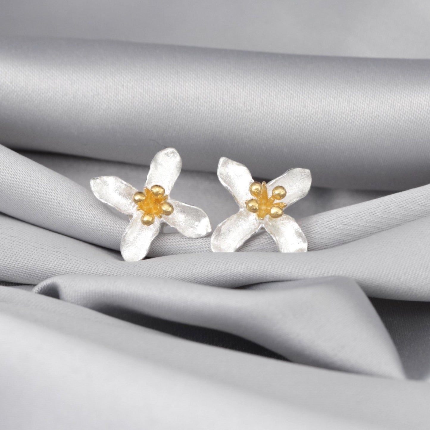 925 silver stud earrings Lilies
