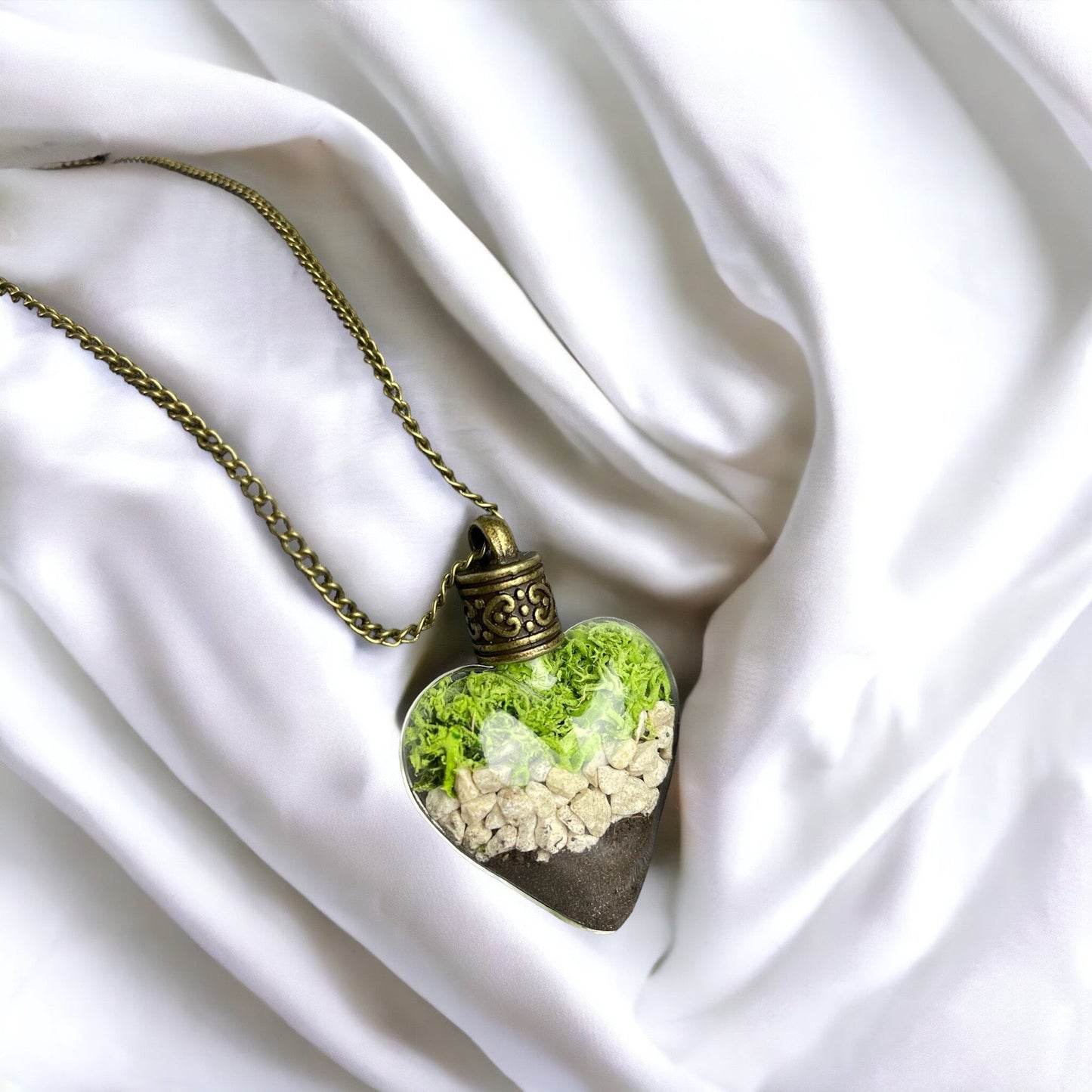 Vintage Terrarium Necklace with Moss, Pebbles, and Soil - Unique…