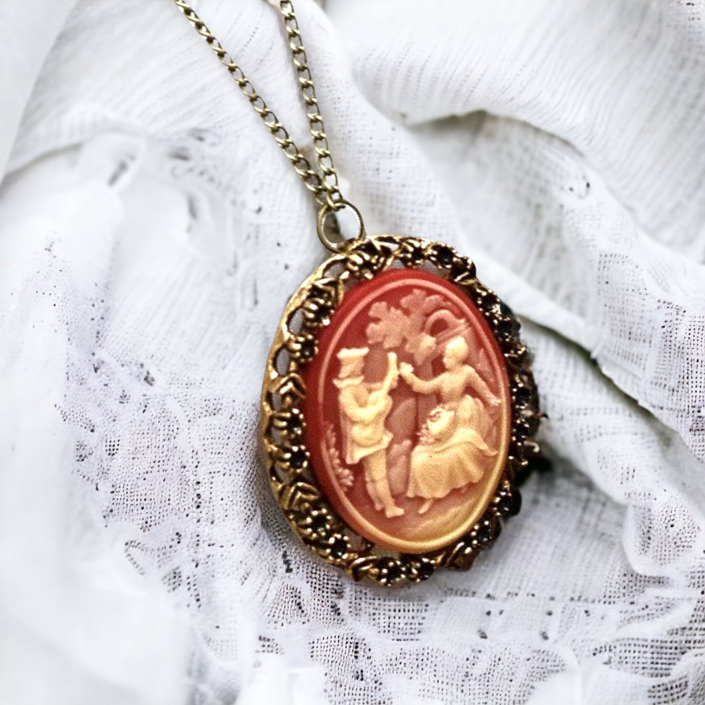 Baroque Love Pair Pendant Chain - Bronze Camee Vintage Style
