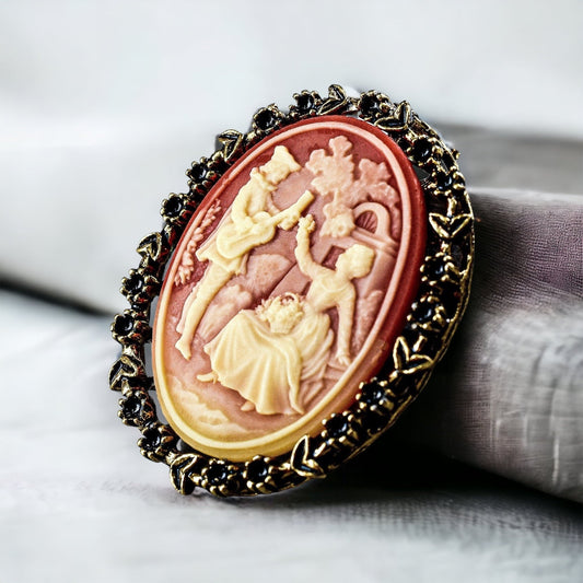 Baroque Love Pair Pendant Chain - Bronze Camee Vintage Style