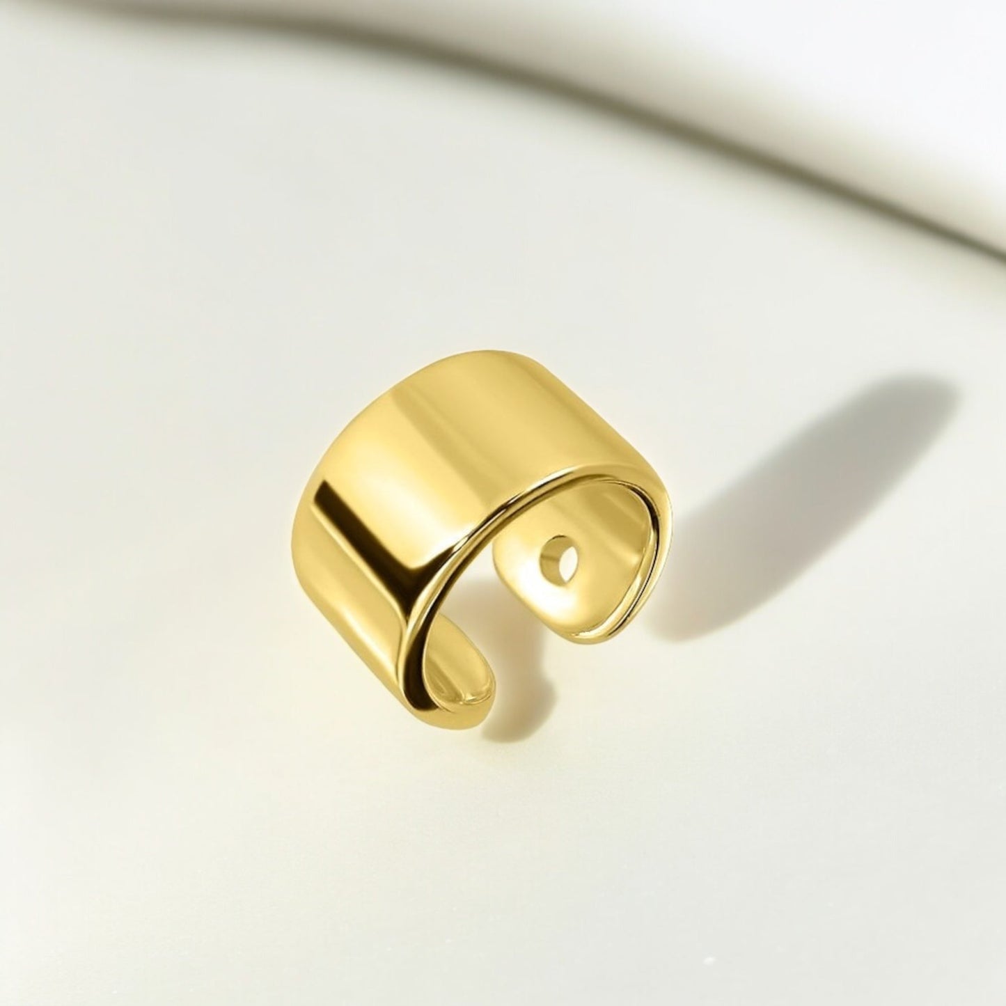 Minimalist Ear Cuff in 925 Sterling Silver - 18K Gold Plated