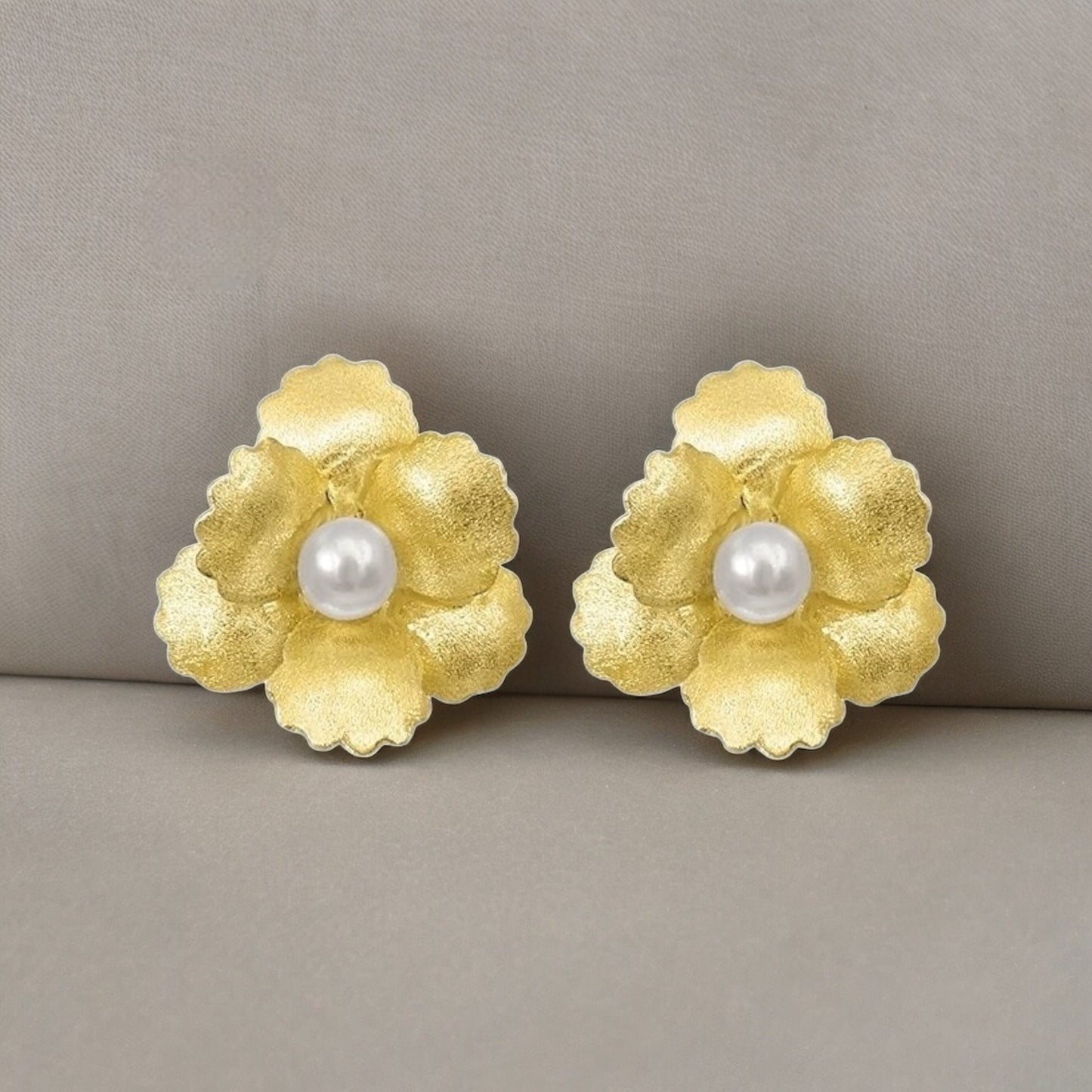 Elegant Floral 925 Sterling Silver Stud Earrings with Freshwater…