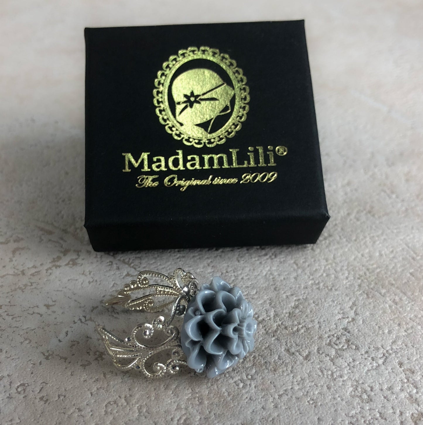 Chrysanthemum — Ring in Vintage Style