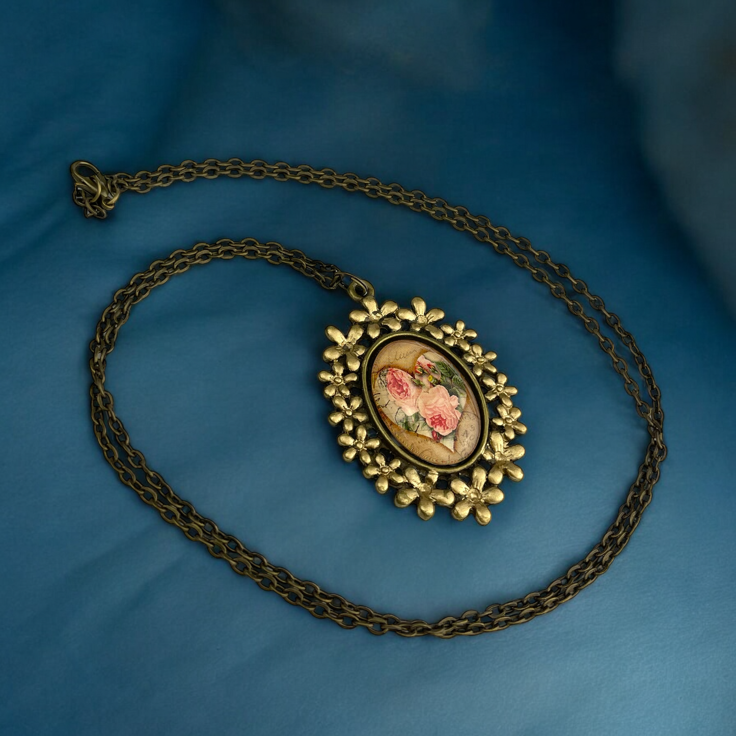 Vintage Rose Medallion Necklace in Bronze, Hypoallergenic, 70cm…
