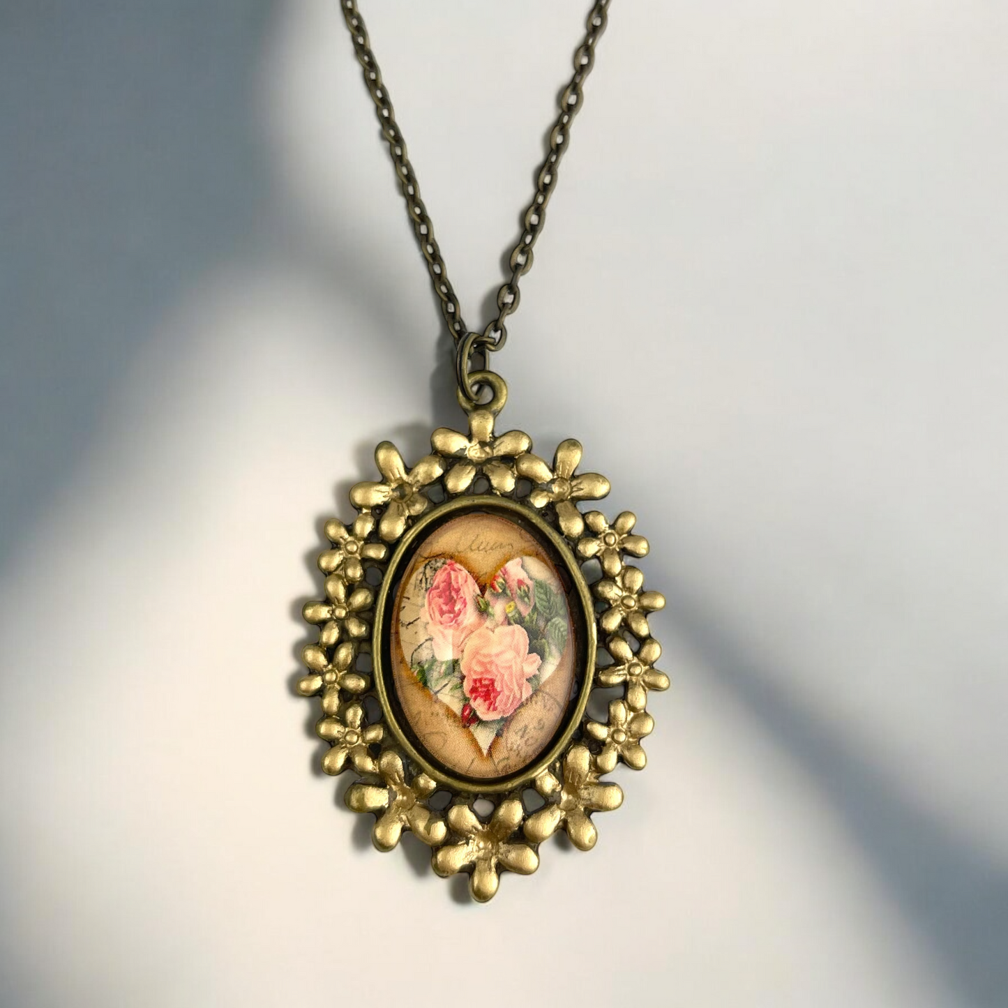 Vintage Rose Medallion Necklace in Bronze, Hypoallergenic, 70cm…