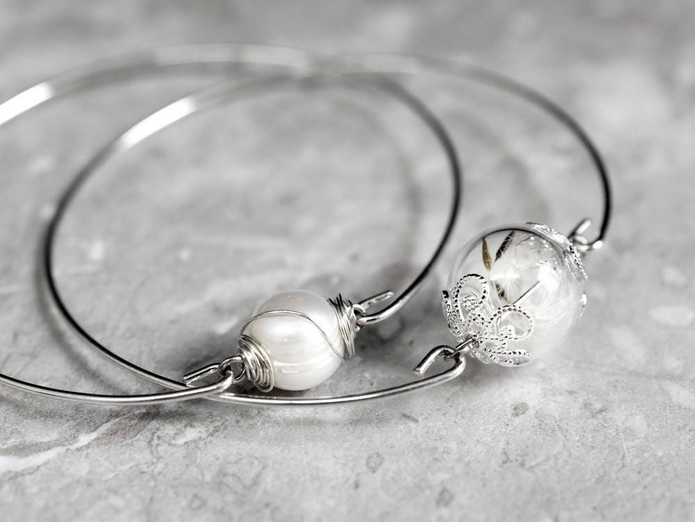 Bangles in the double pack real pulse flowers and freshwater pearl…