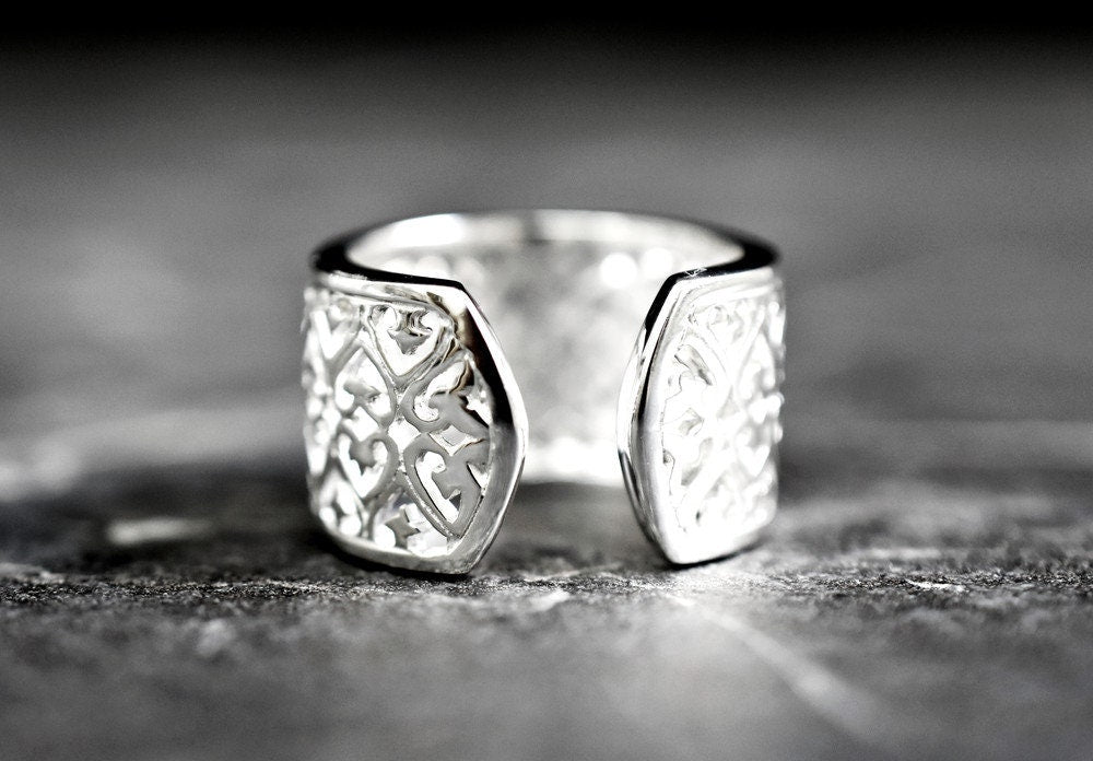 Ornamental 925 Sterling Silver Ring in Orient Style - Size…