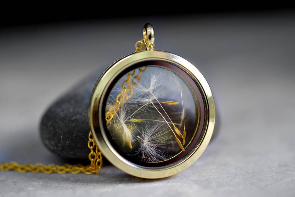 Pustflumen Seeds Glass Medallion Chain - Gold Gilded Terrarium…