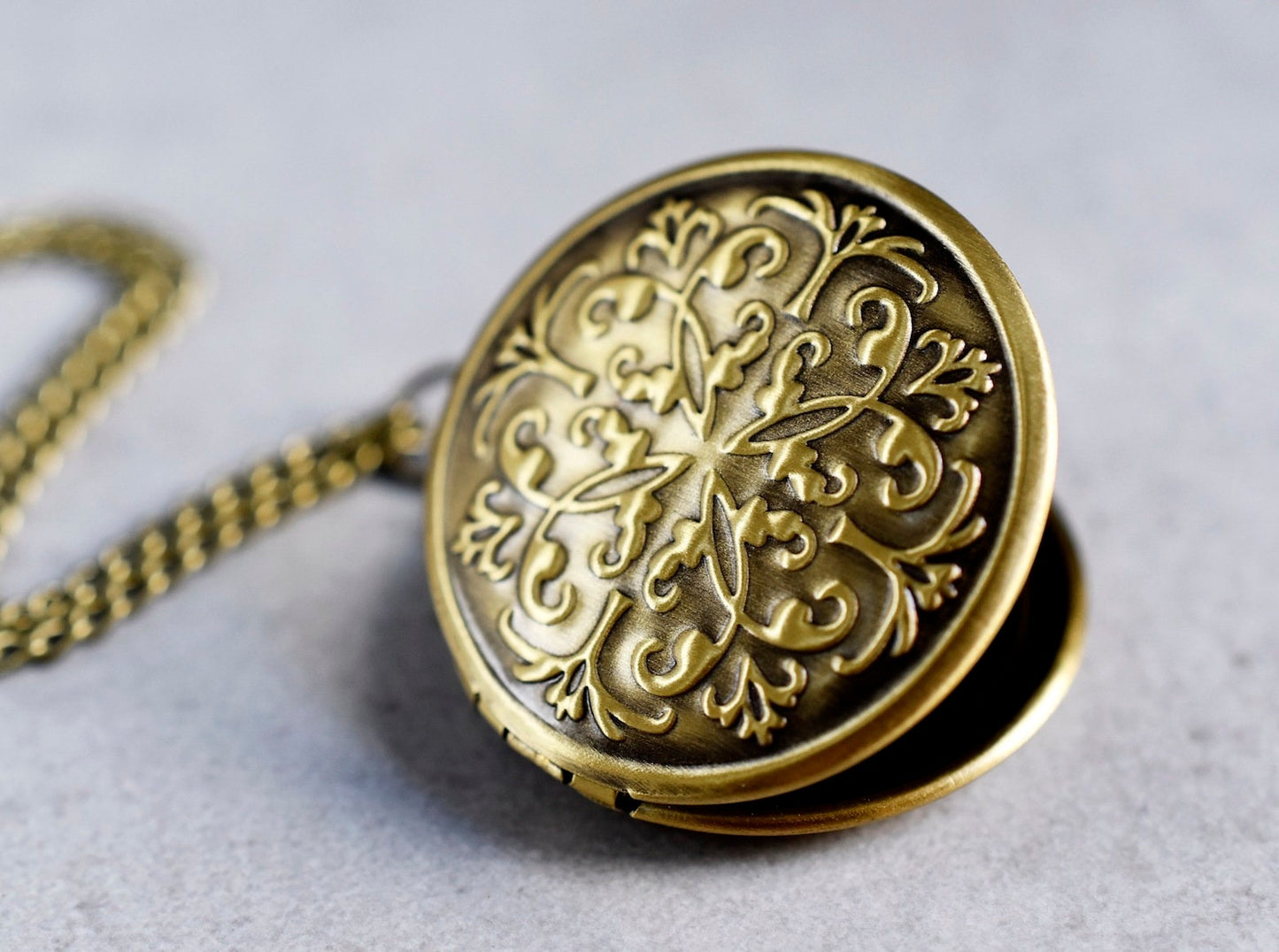 Photo medallion necklace with your photo Personalized oriental pendant