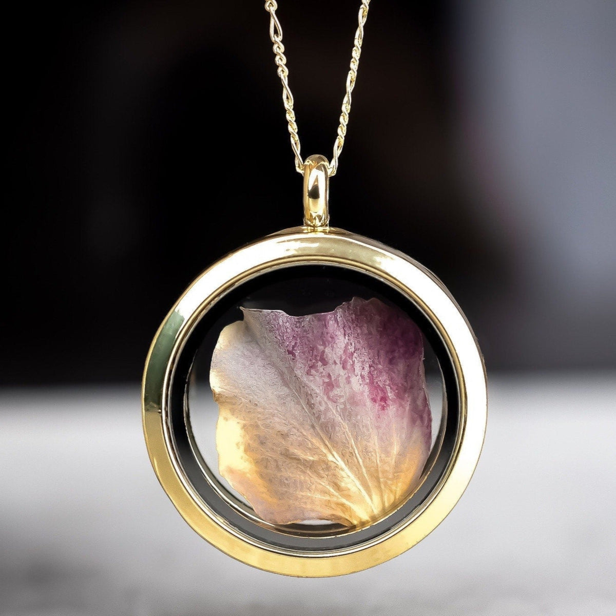 Hydrangea Petal Gold Glass Locket Pendant Necklace - 925 Sterling Gold-plated Floral Necklace - K925-146