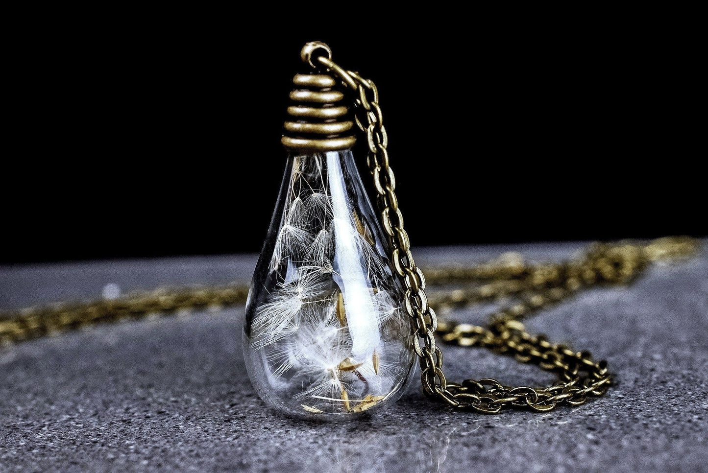 Pustflumen Seeds Drop Pendant Necklace - Bronze Dried Blossoms…