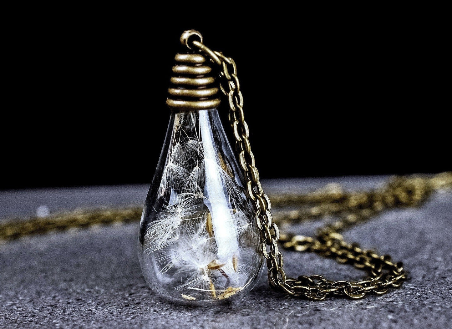 Pustflumen Seeds Drop Pendant Necklace - Bronze Dried Blossoms…
