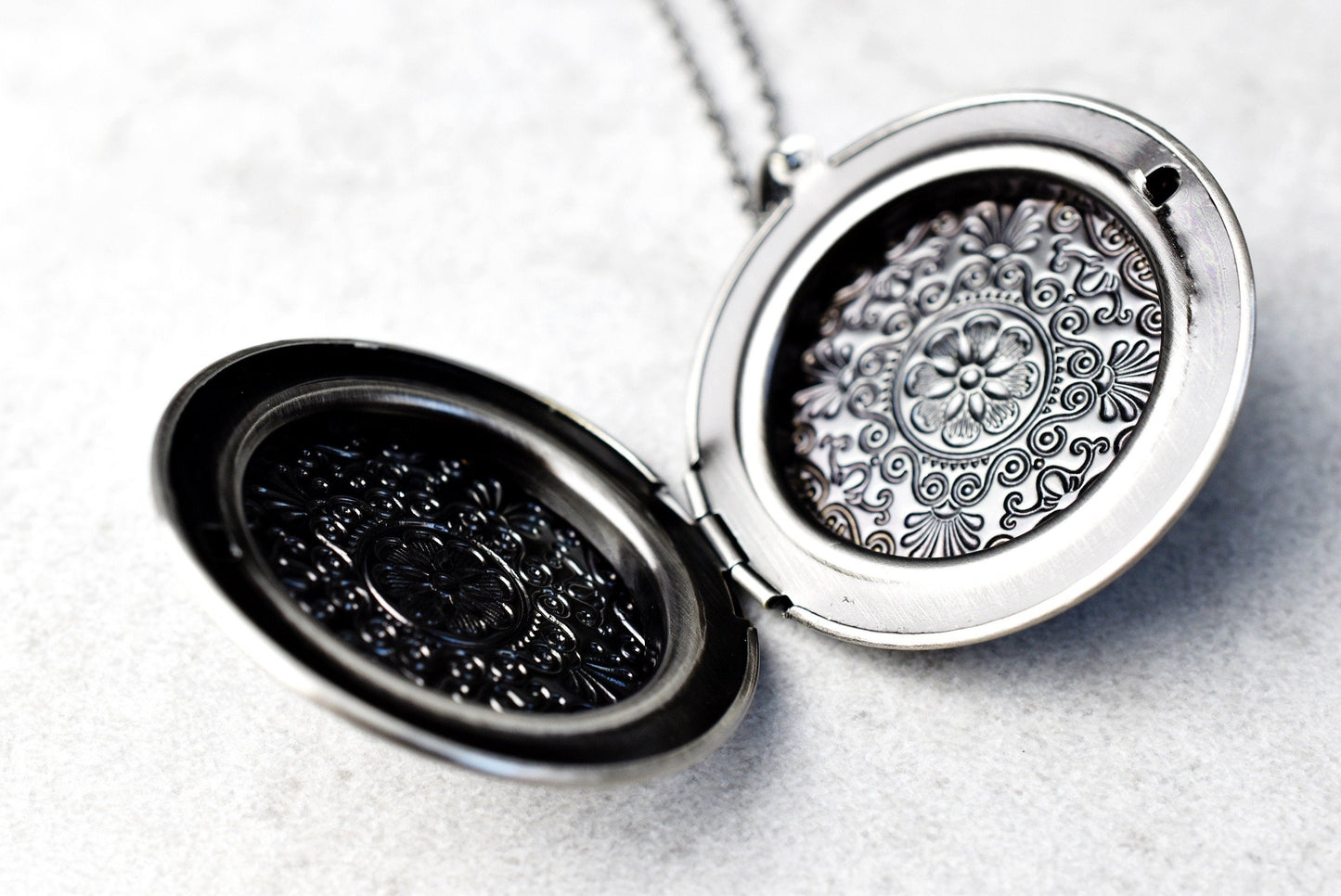 Customizable Photo Medallion Chain incl. Photoservice - Hinging XL…