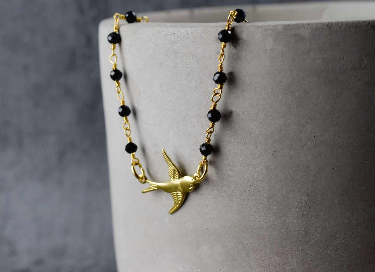 Onyx Schwalbe Gold Pendant Chain - Gold Plated Bird Black Gemstone…