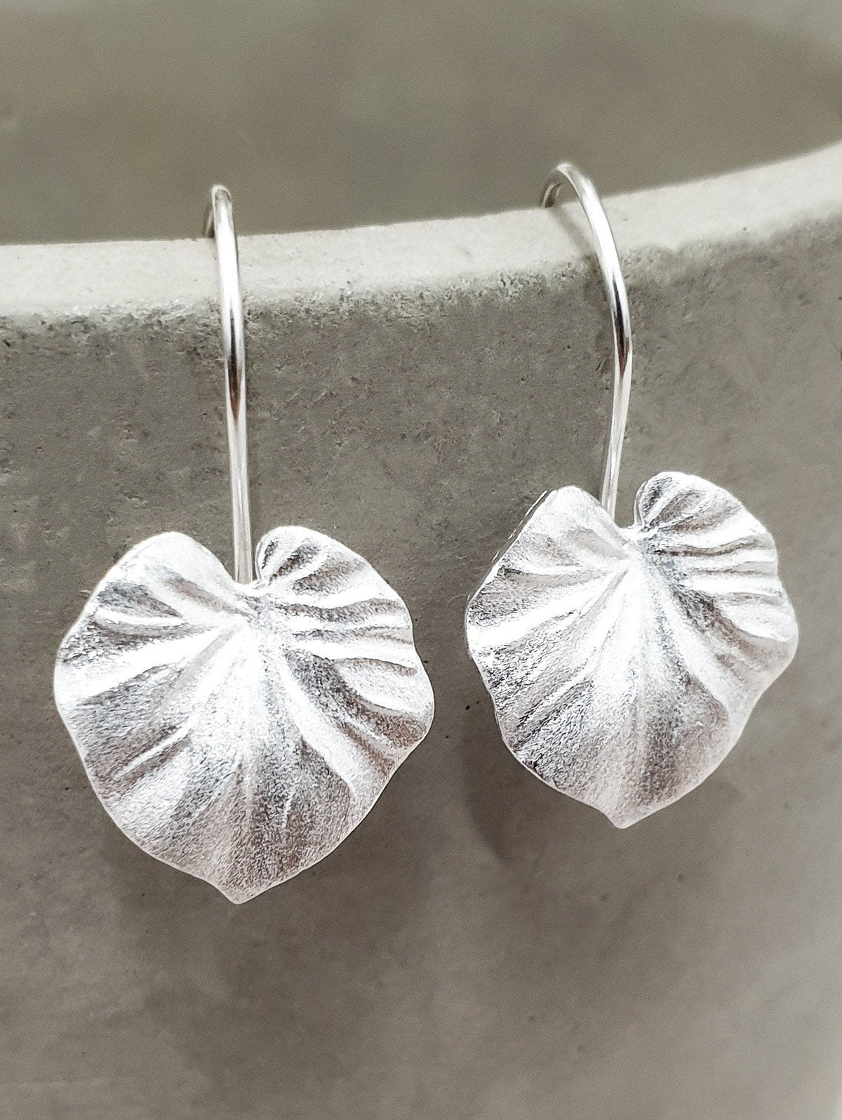 Tropical Plant Earrings - 925 Sterling Silver Monstera Leaf Dangle Earrings - OHR925-25