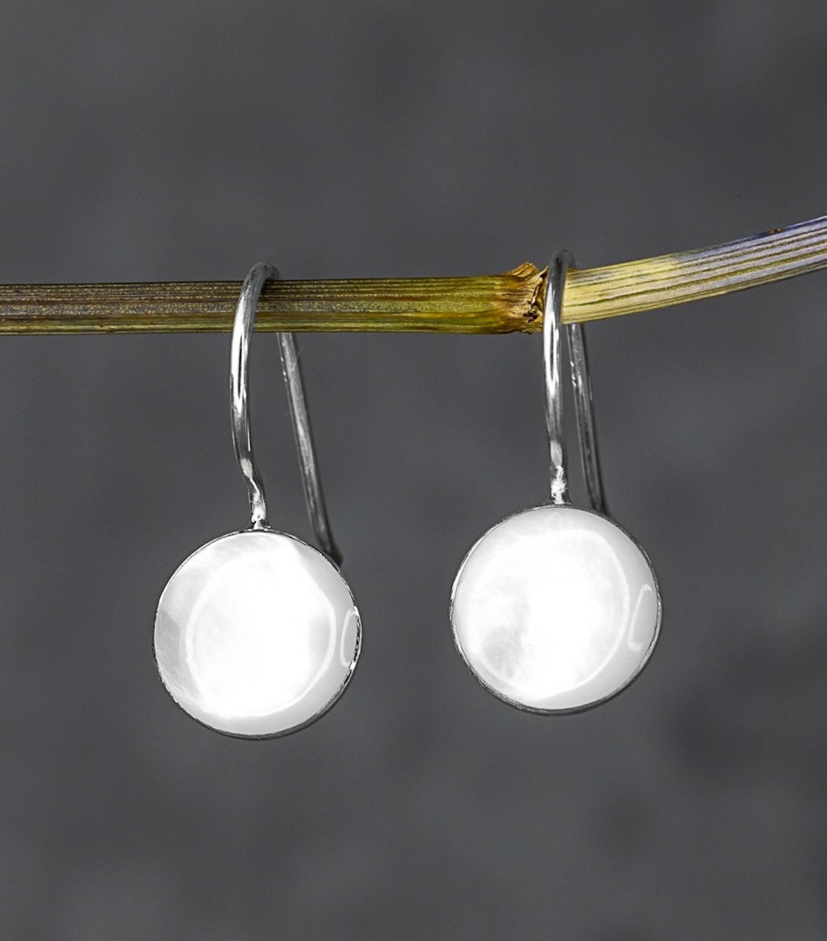 Customizable 925 Sterling Silver Mother-of-Pearl Earrings with Engraving - Minimalist Jewelry in White - OHR925-57