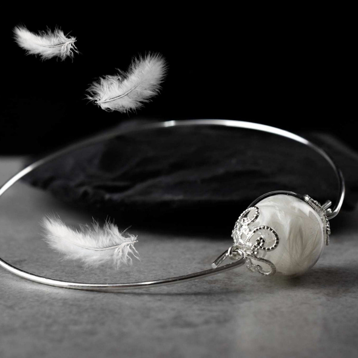 Bangle with real feathers - Engelsfeder Jewelry - RETARM-11