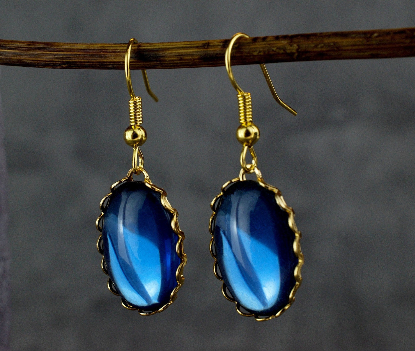 Blue shimmering earrings - gold-plated jewelry in vintage style
