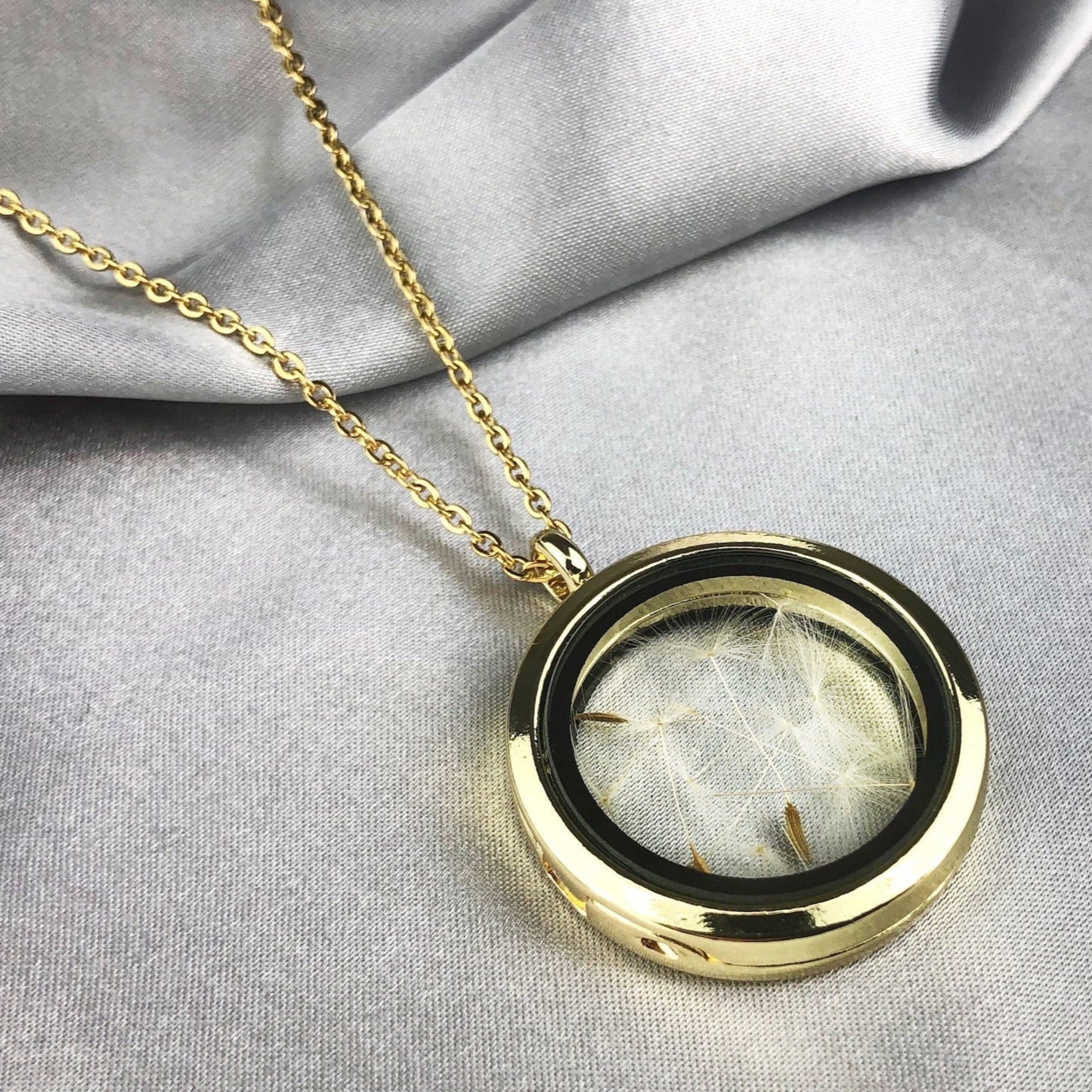 Pustflumen Seeds Glass Medallion Chain - Gold Gilded Terrarium…