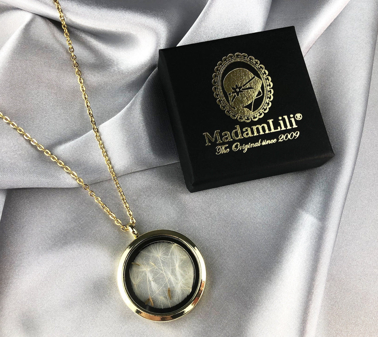 Pustflumen Seeds Glass Medallion Chain - Gold Gilded Terrarium…