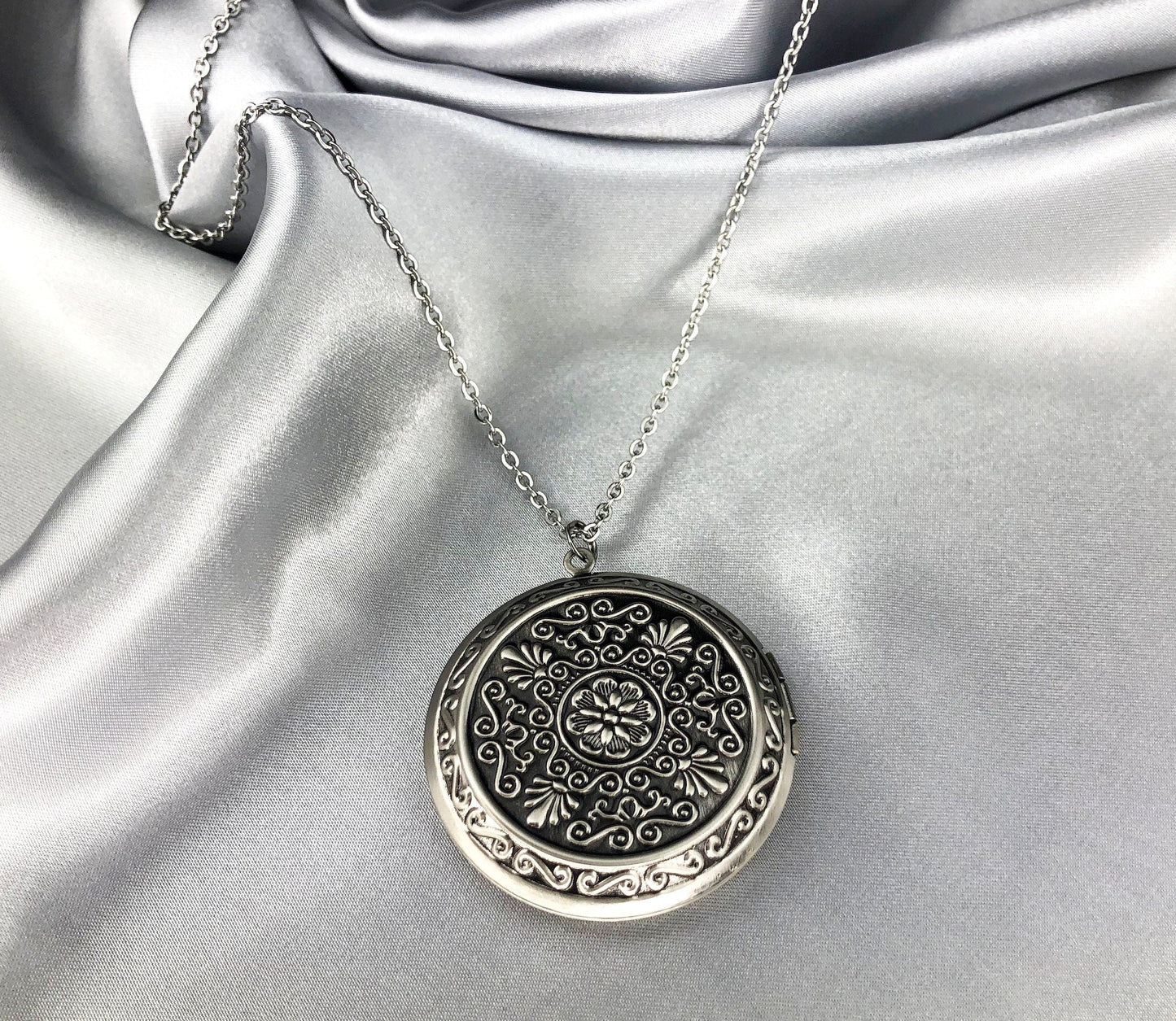 Customizable Photo Medallion Chain incl. Photoservice - Hinging XL…