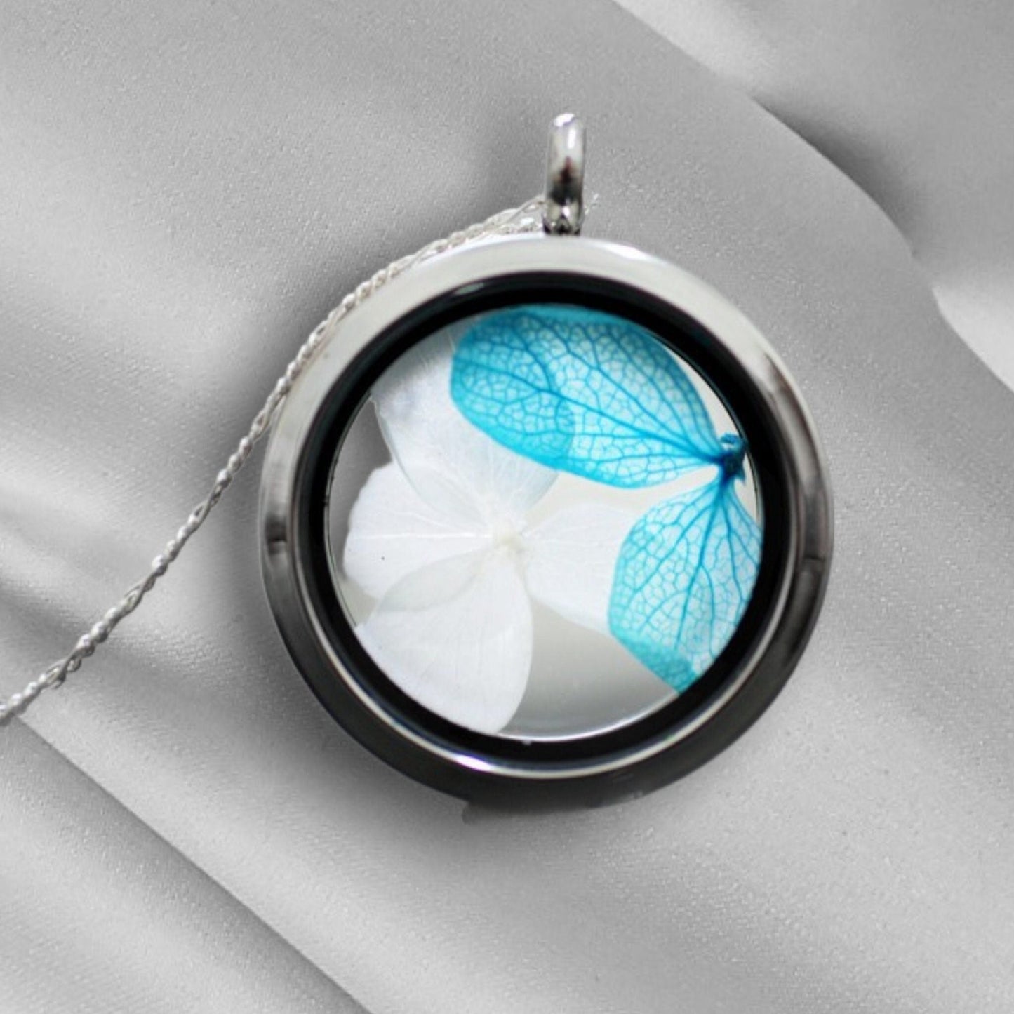 Hydranga Leaves Medallion Pendant Chain - 925 Sterling Silver Real…
