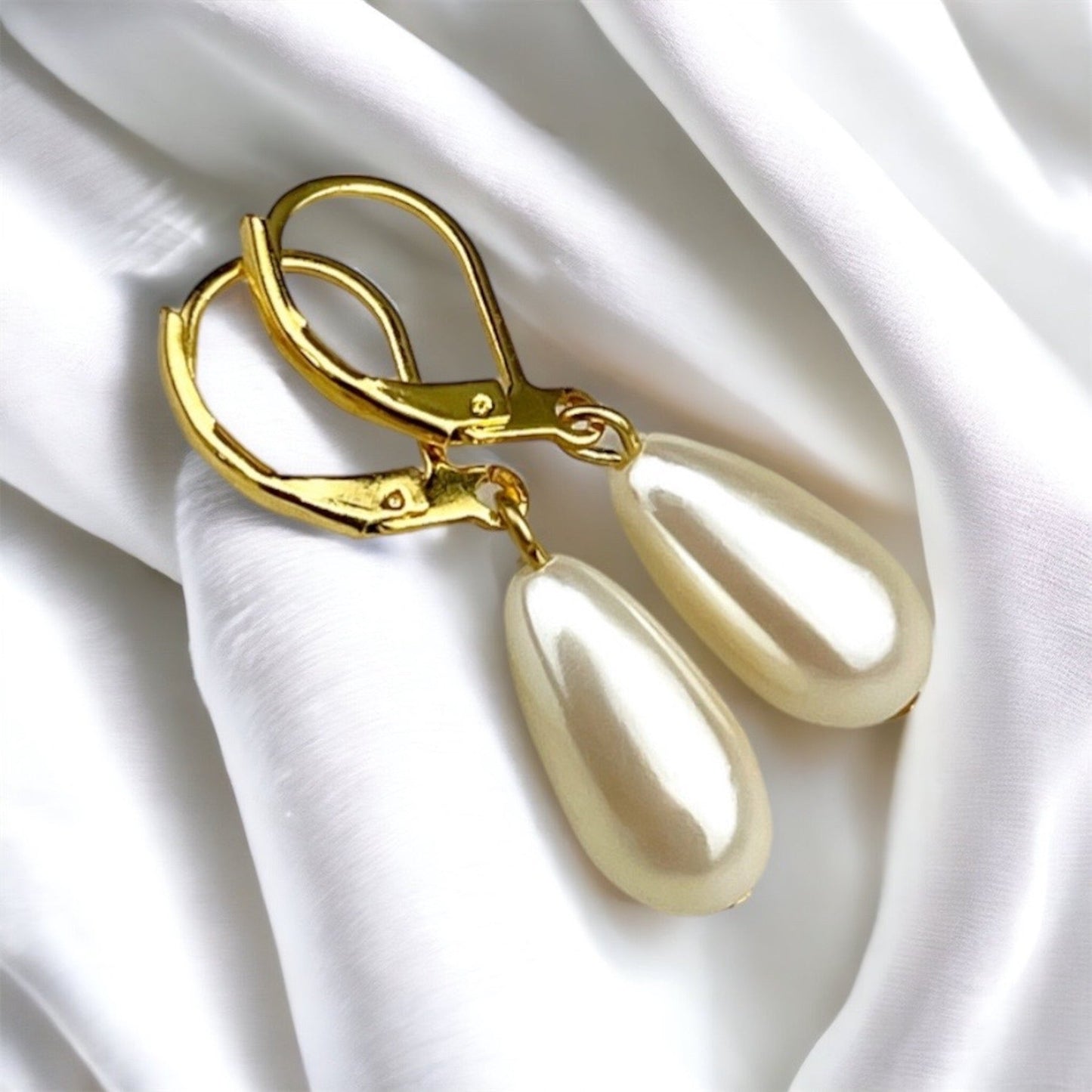 Genuine Vintage Japanese Teardrop Pearl Earrings