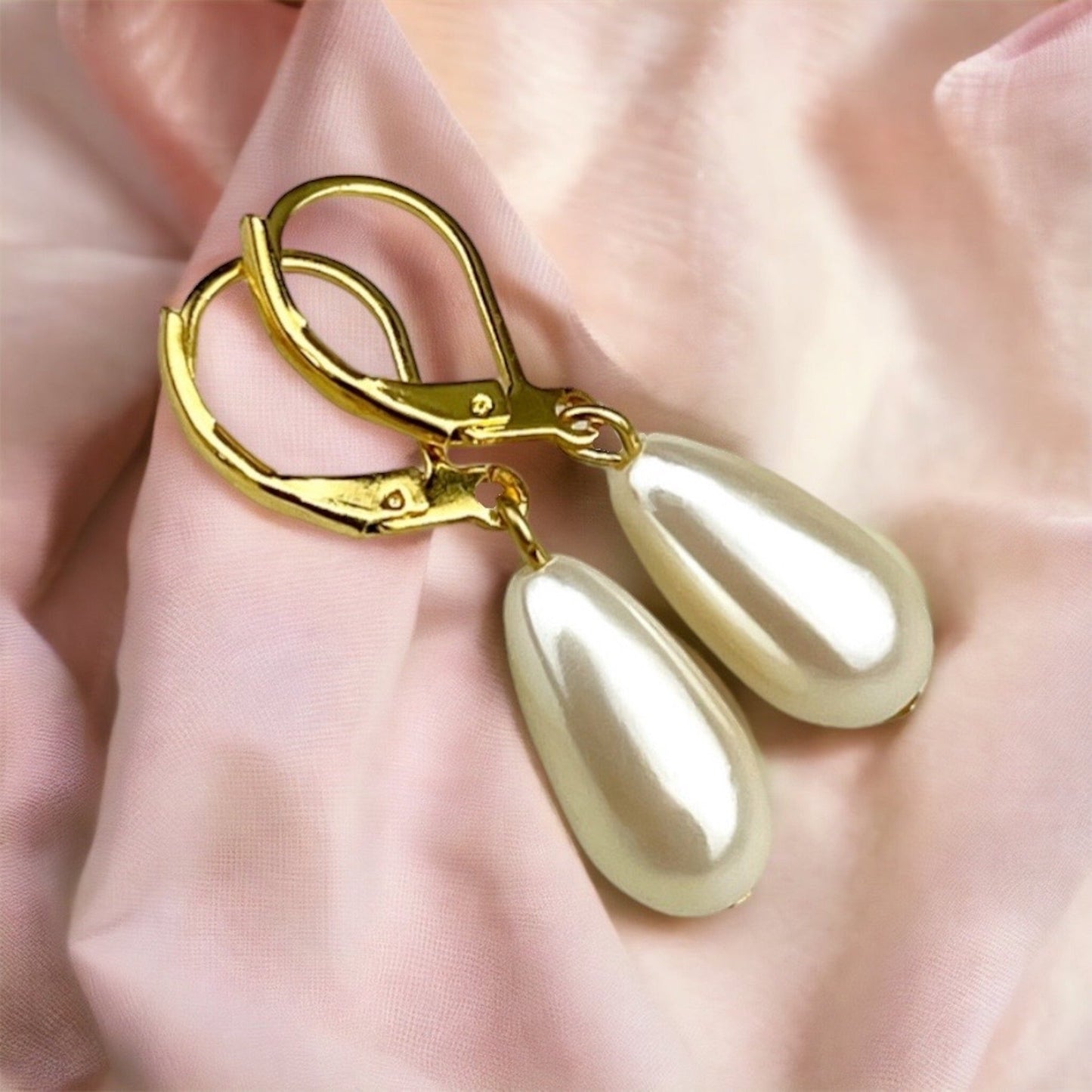 Genuine Vintage Japanese Teardrop Pearl Earrings