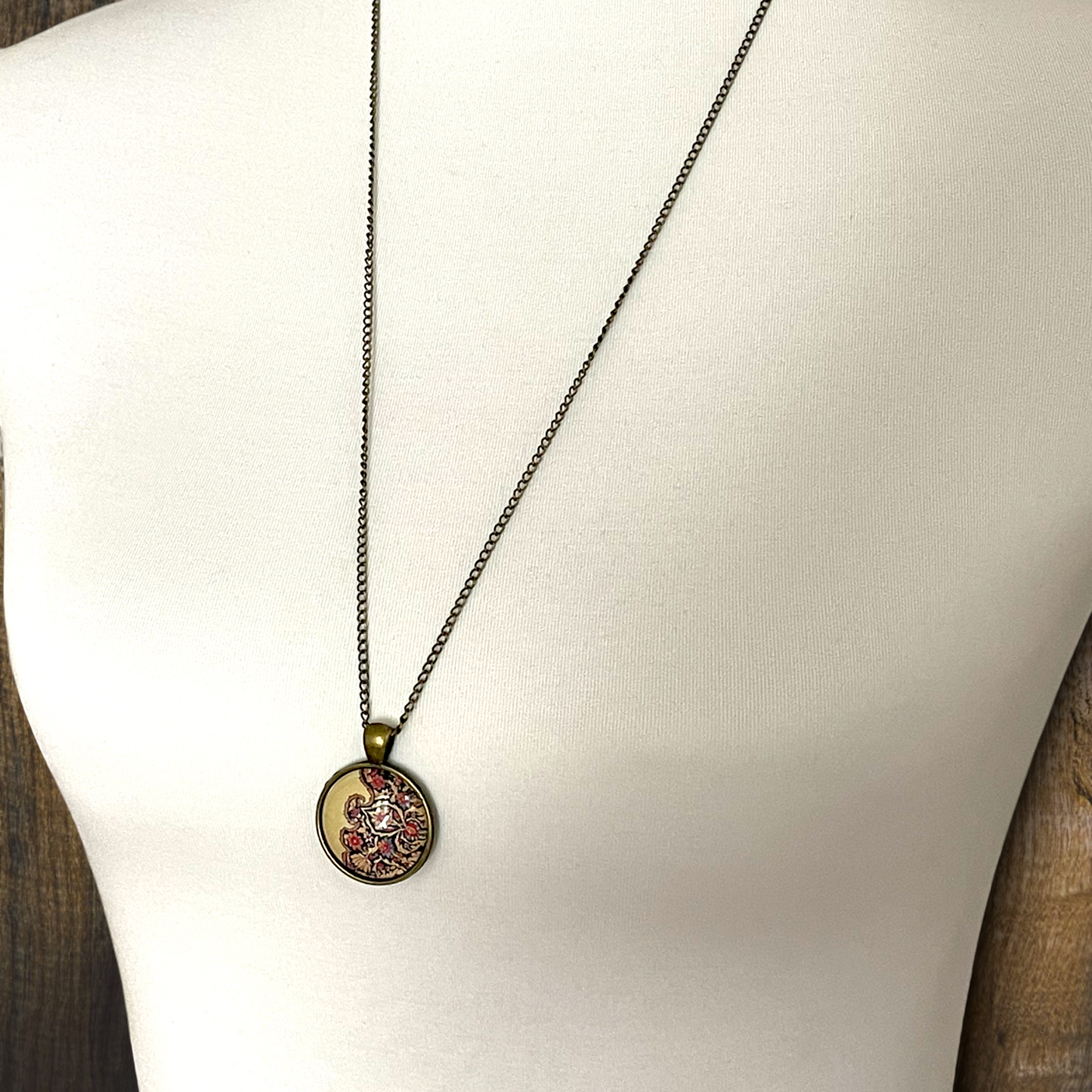 Oriental carpet bronze chain
