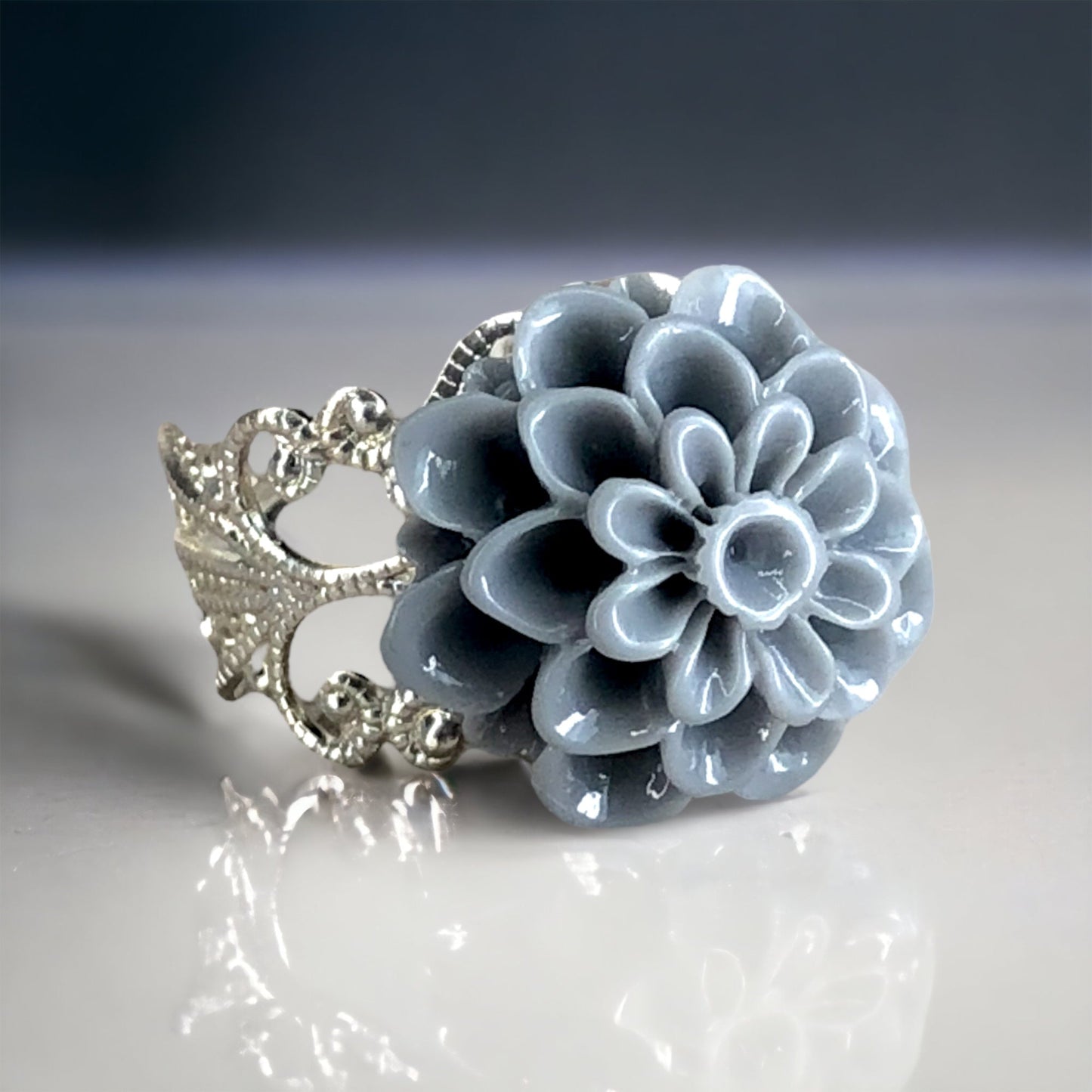 Chrysanthemum — Ring in Vintage Style