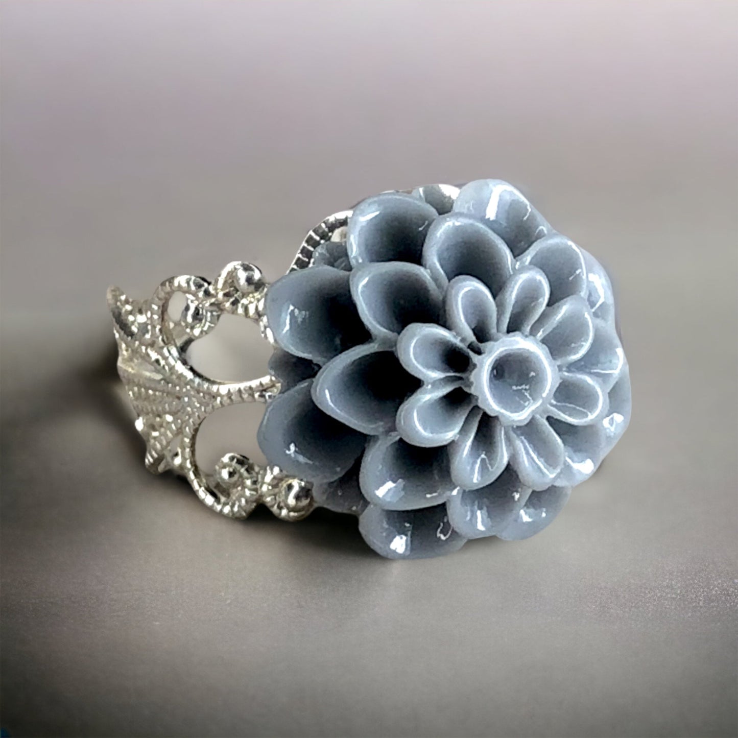 Chrysanthemum — Ring in Vintage Style
