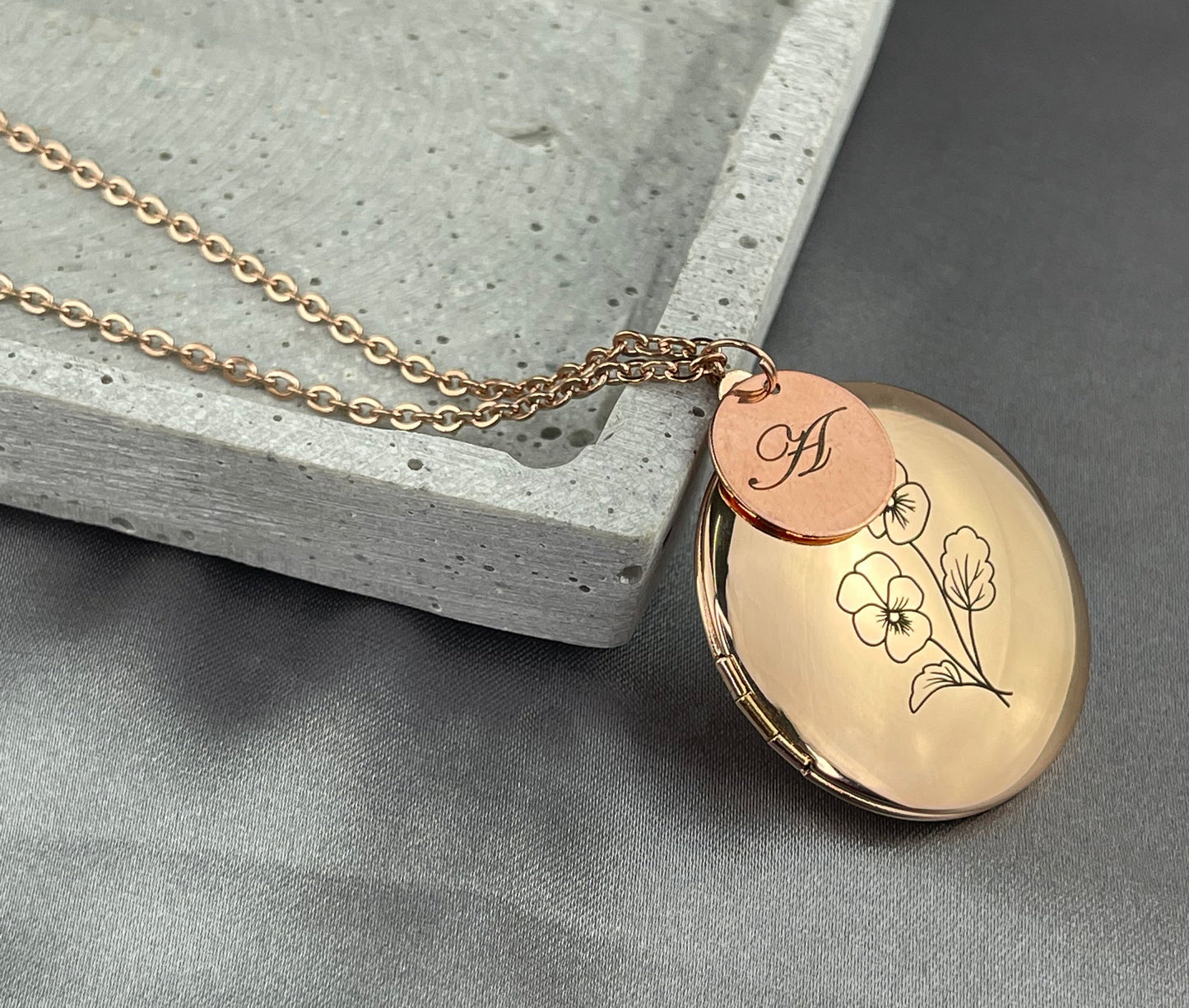 Personalized BIRTH FLOWER Photo Locket Necklace with Photo Service…