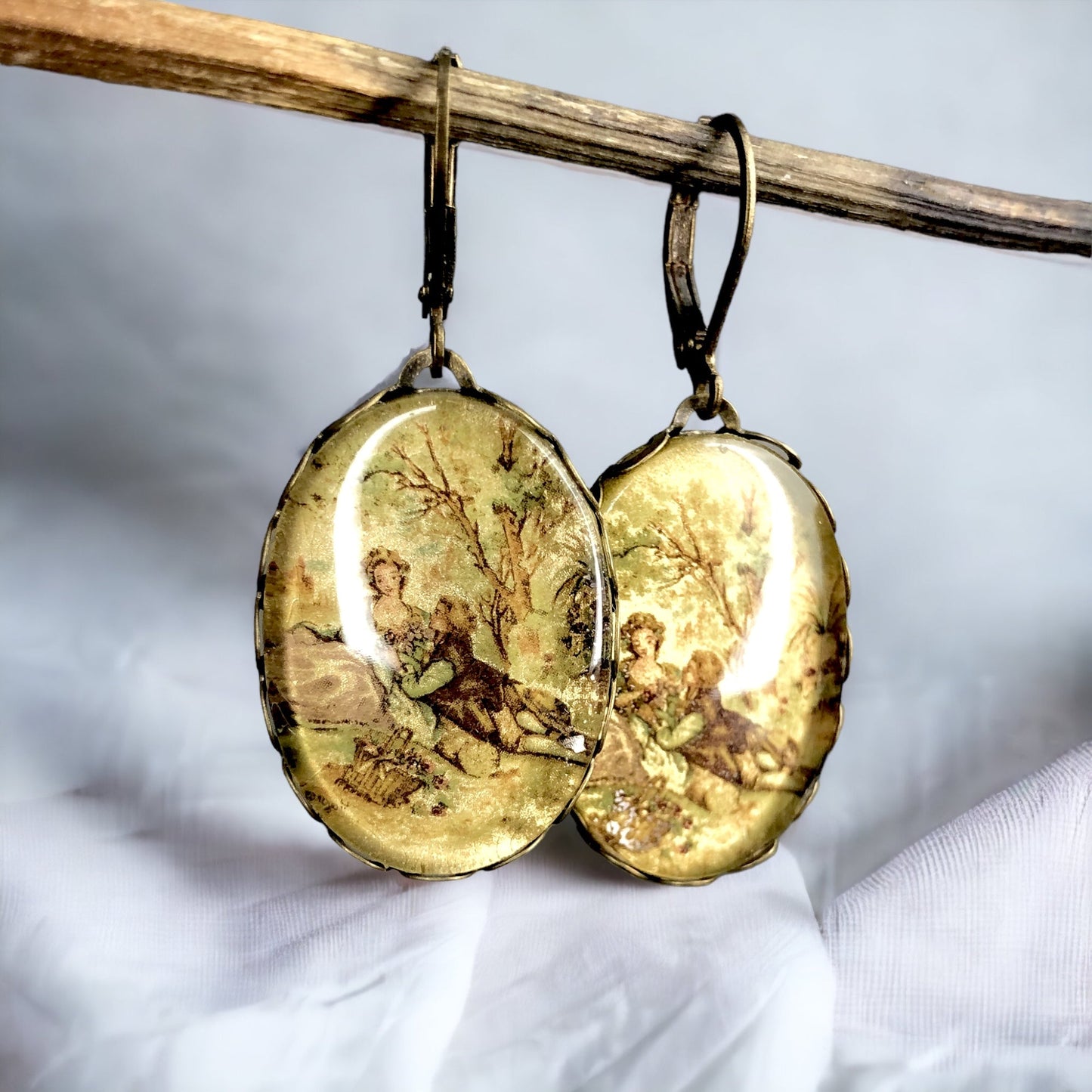 Love couple — Bronze earrings in vintage style