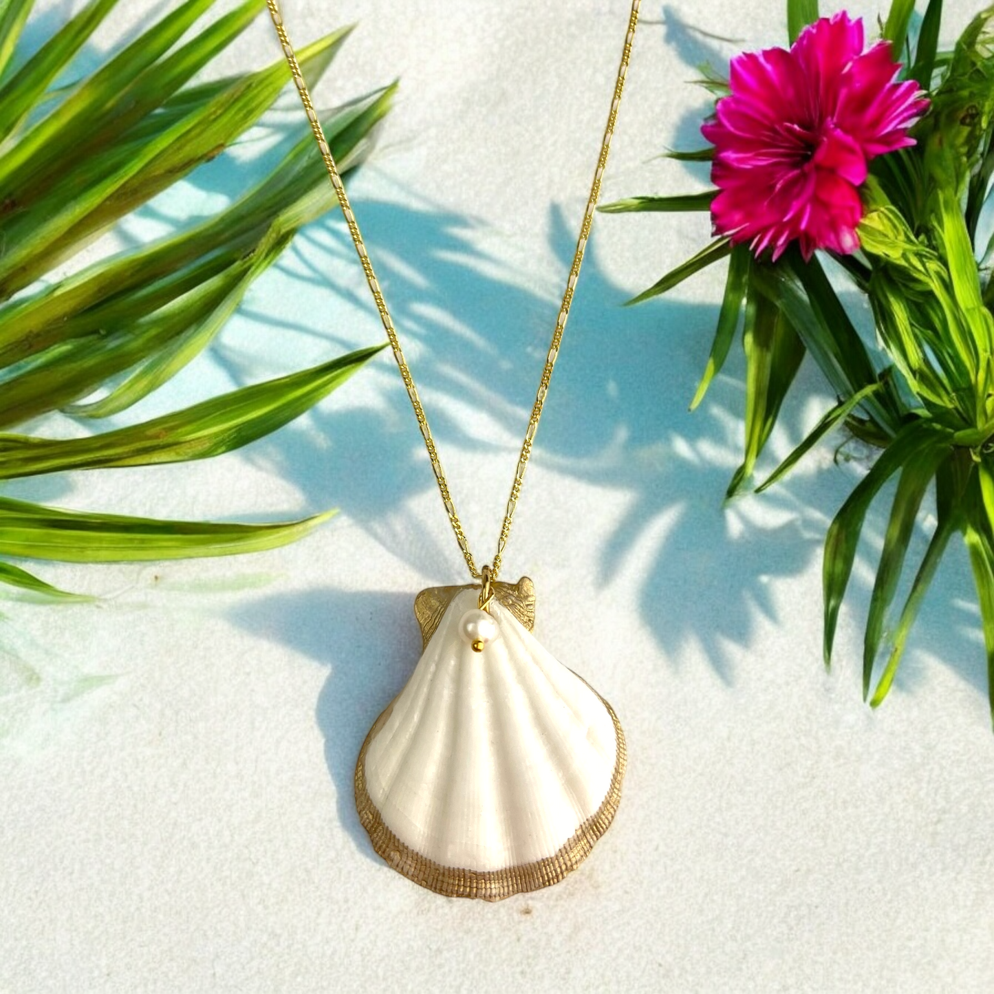 925 Sterling gold gold plated chain with shell and freshwater pearl