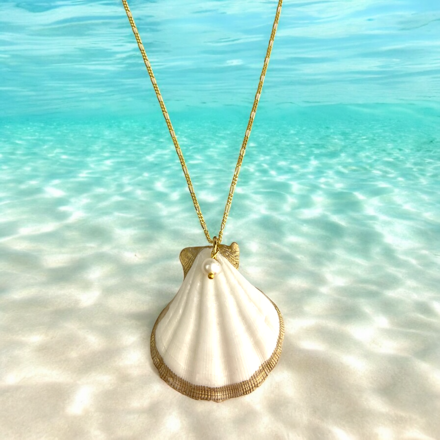 925 Sterling gold gold plated chain with shell and freshwater pearl