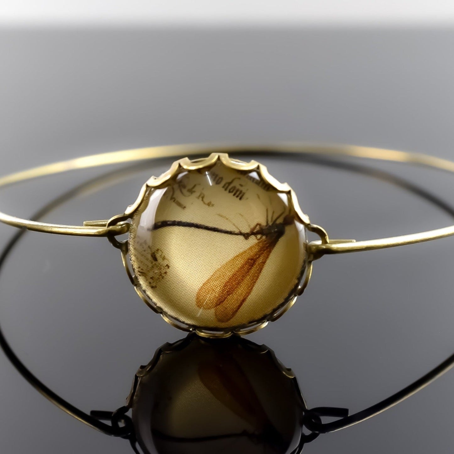 Bronze bangle natural researcher in vintage style
