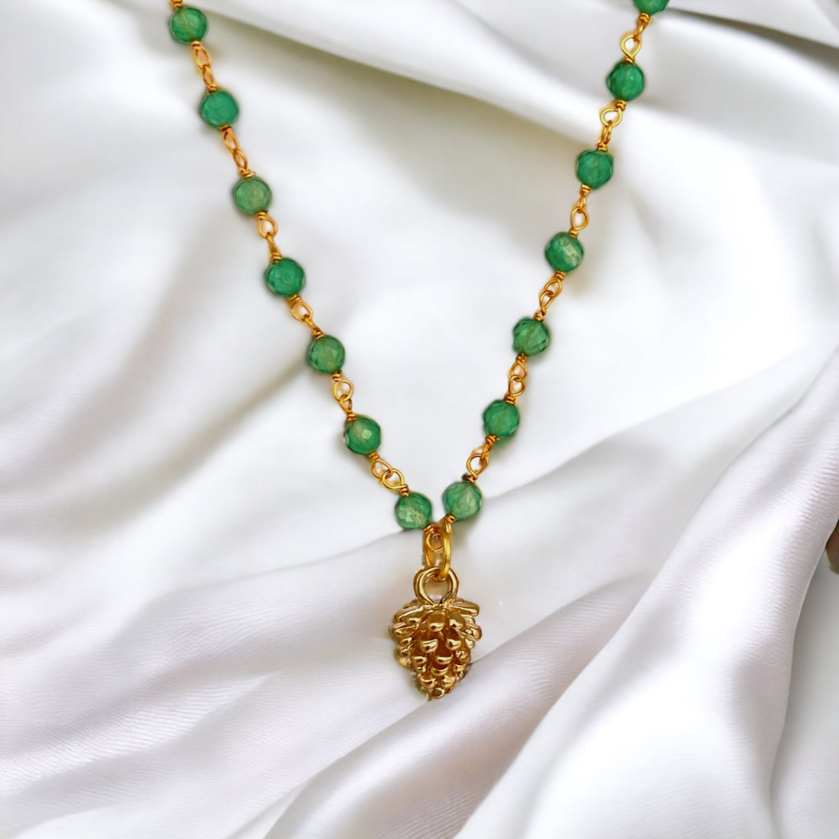 Gold-plated Aventurine Gemstone Necklace with Pinecone Pendant - 50 cm Length, Perfect for Allergy Sufferers - VIK-86