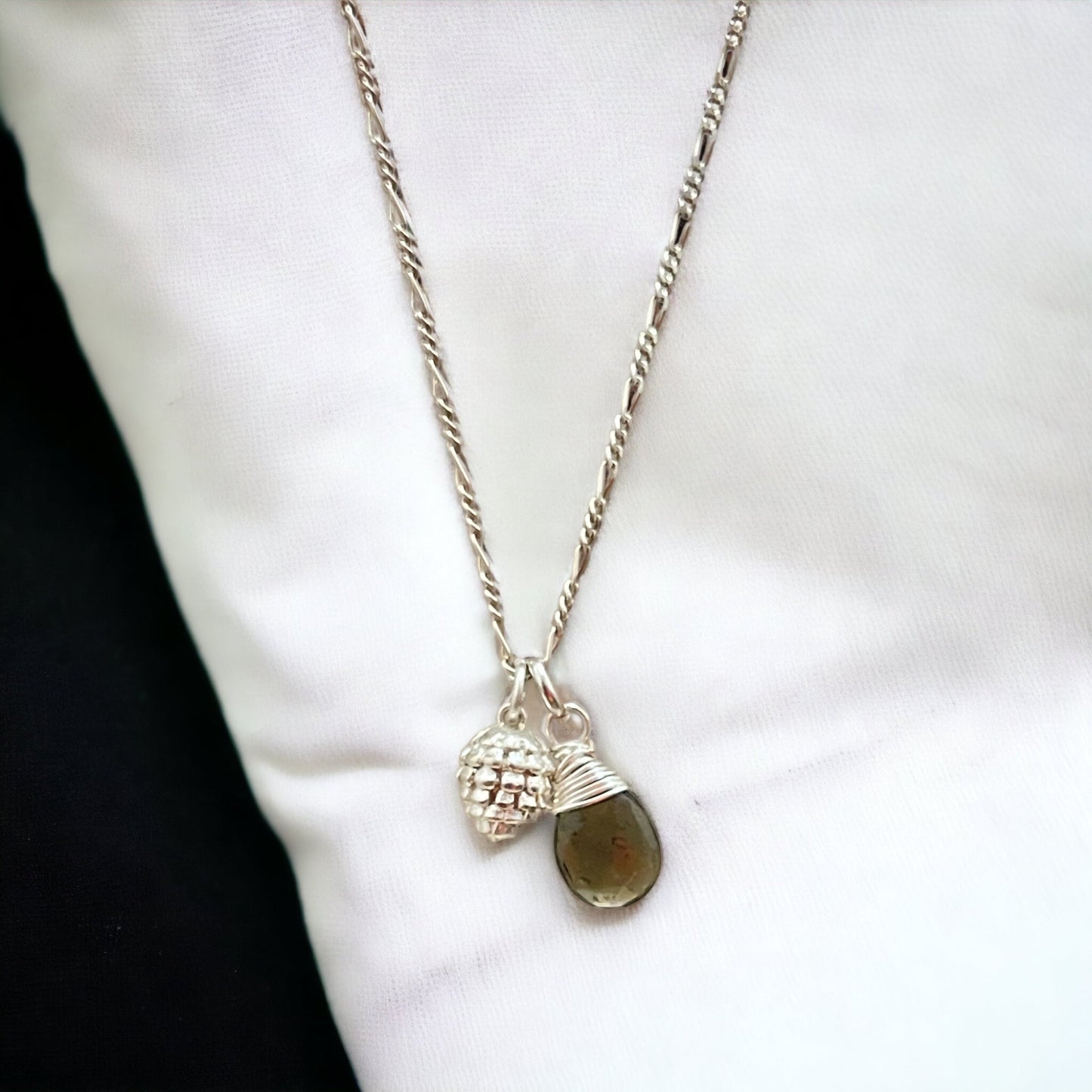 Unique Elegance: 925 Sterling Silver Necklace with Moldavite…