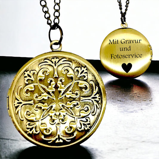 Photo medallion necklace with your photo Personalized oriental pendant