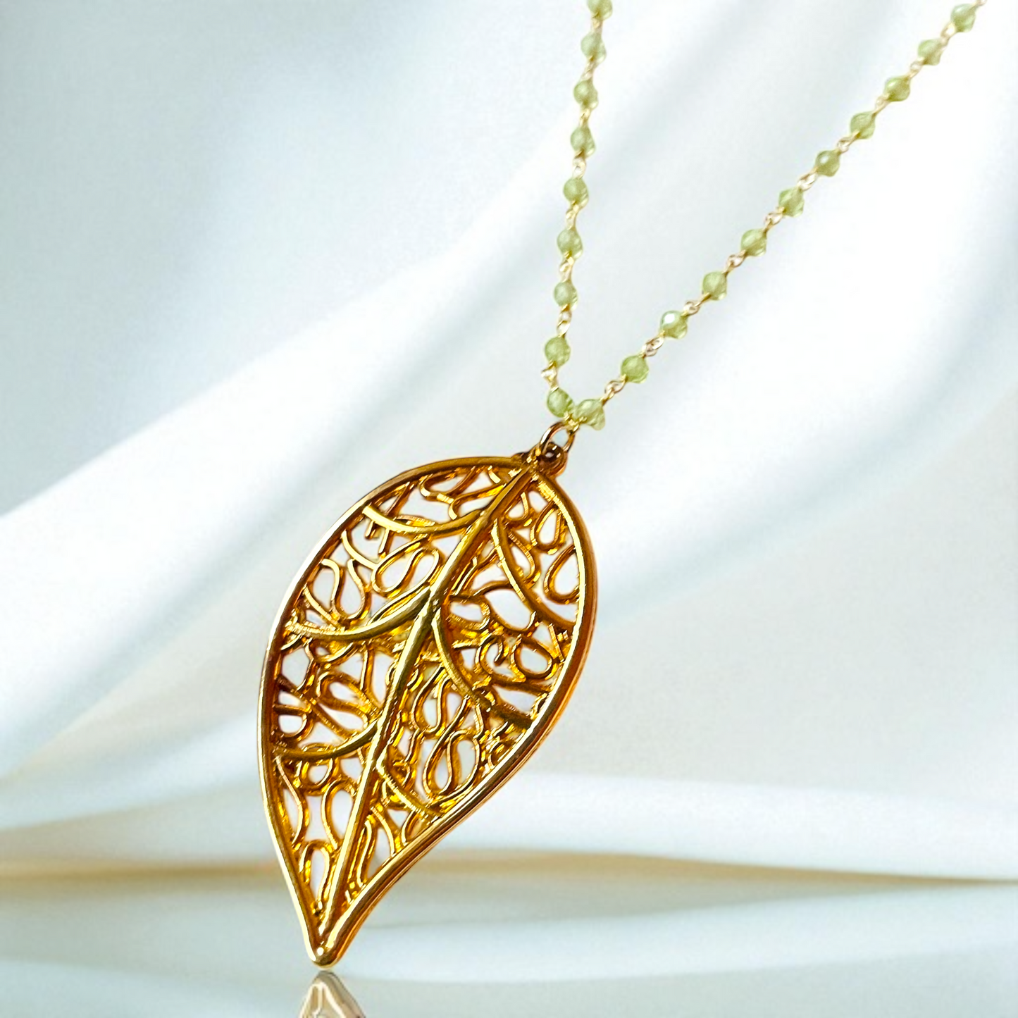 Gemstone necklace SPRING LEAF with Peridot - VIK