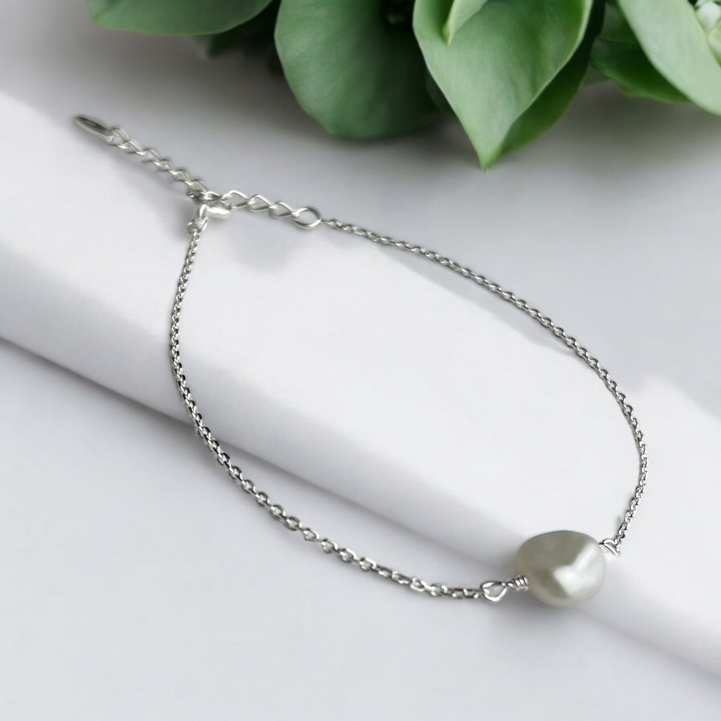 Elegant 925 Sterling Silver Bracelet with Wire-Wrapped Baroque Keshi…